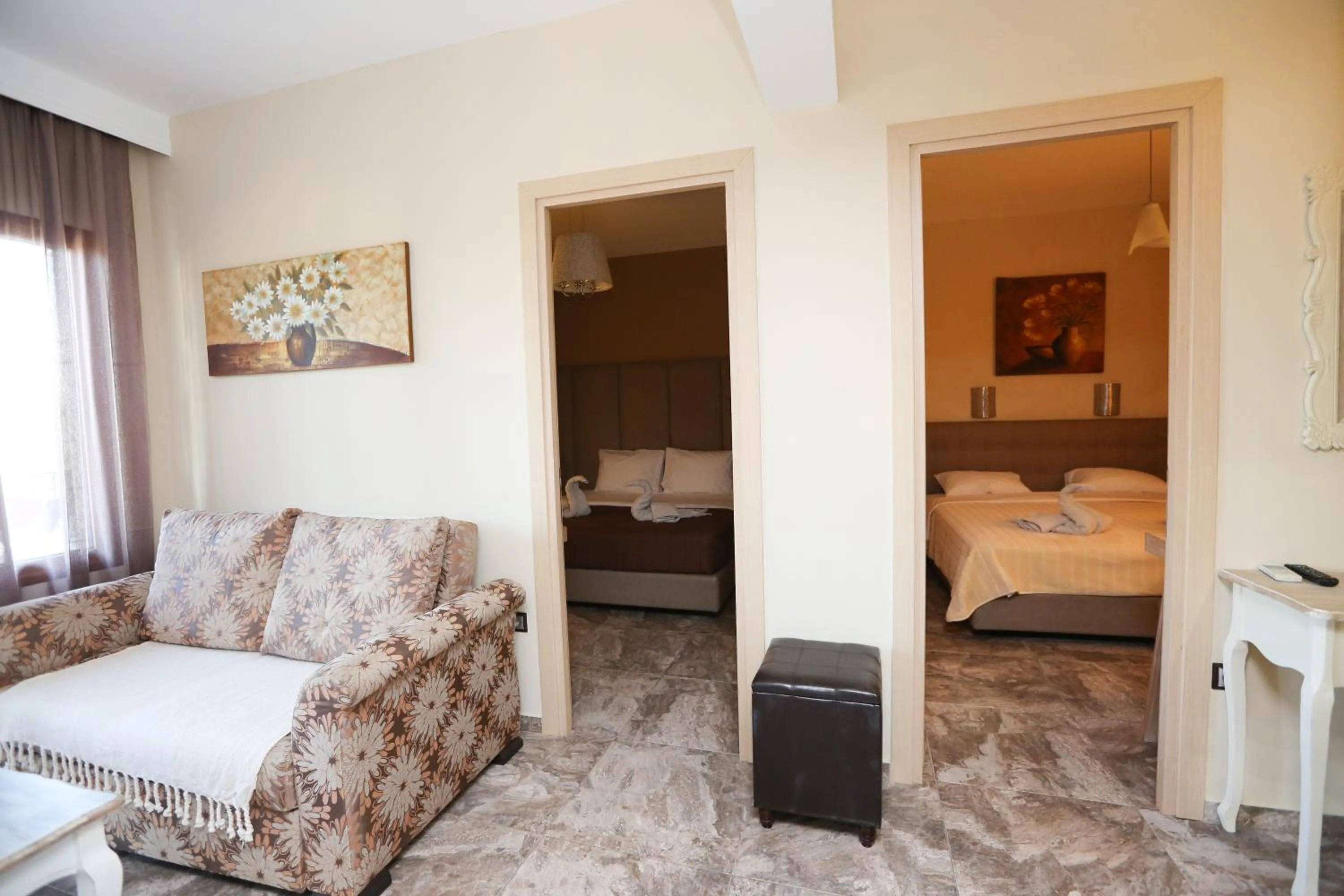 Living room, Bed in Skiathos Argento