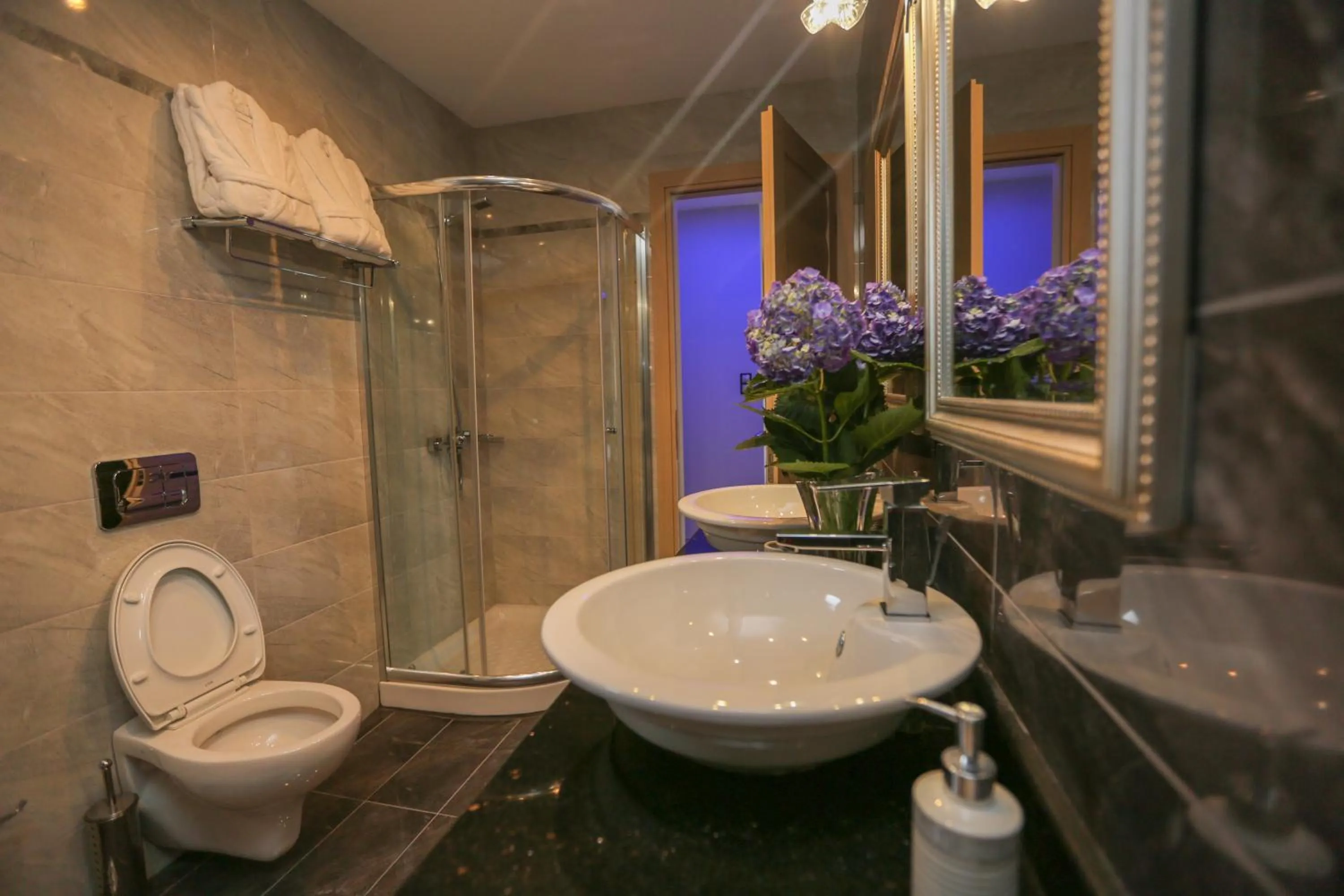 Bathroom in Skiathos Argento