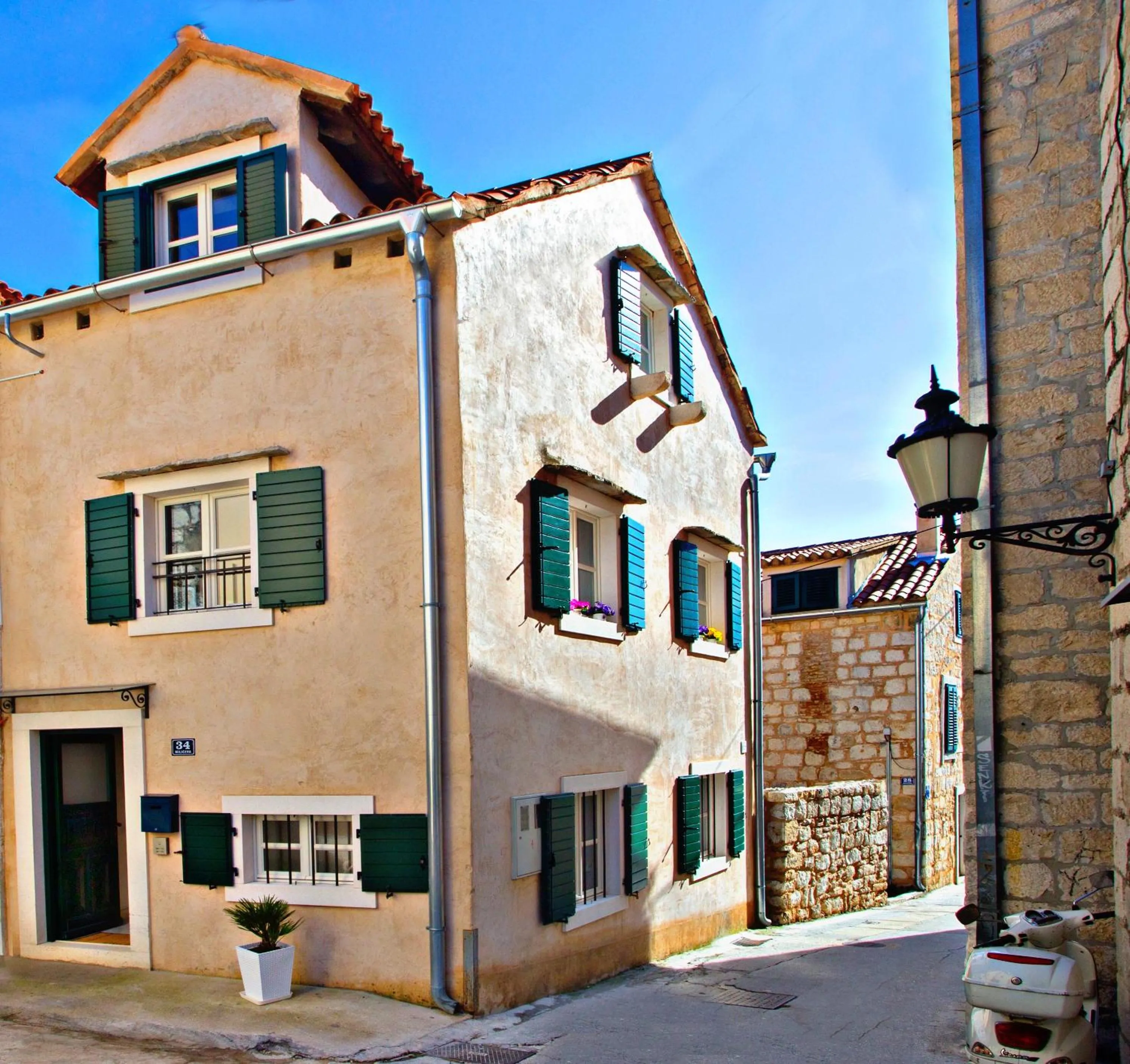 Property building in Villa Daky