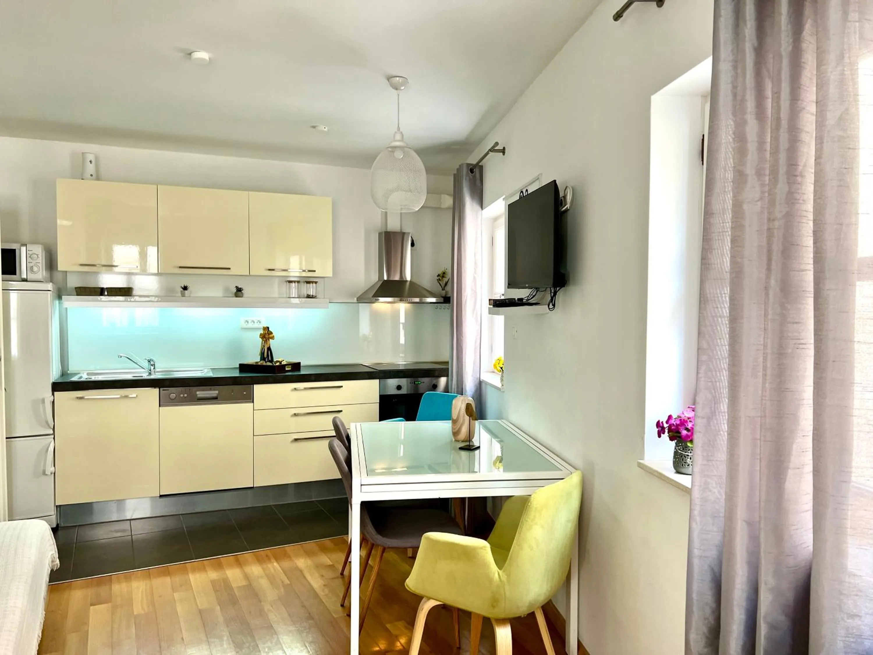 TV and multimedia in Villa Daky