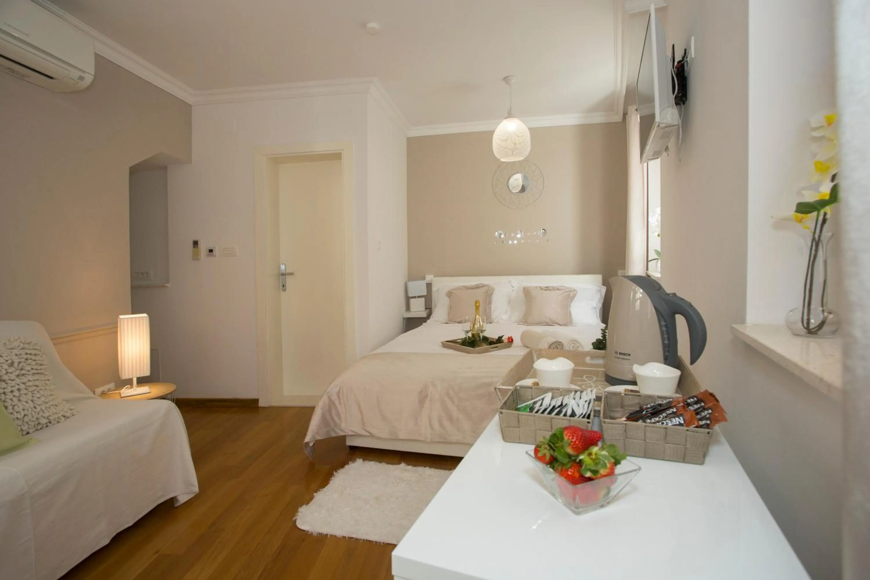 Photo of the whole room, Bed in Villa Daky