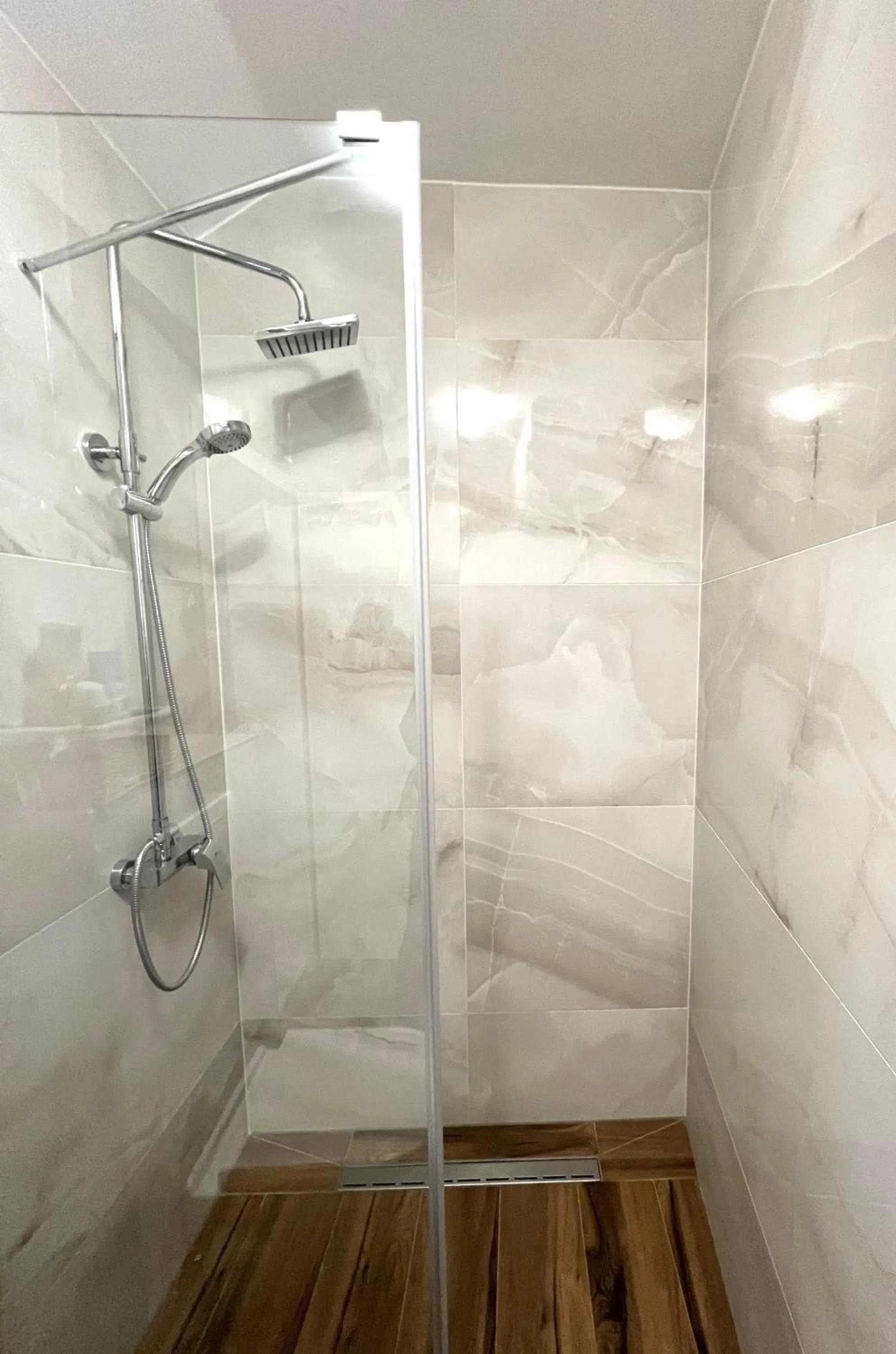 Shower in Villa Daky