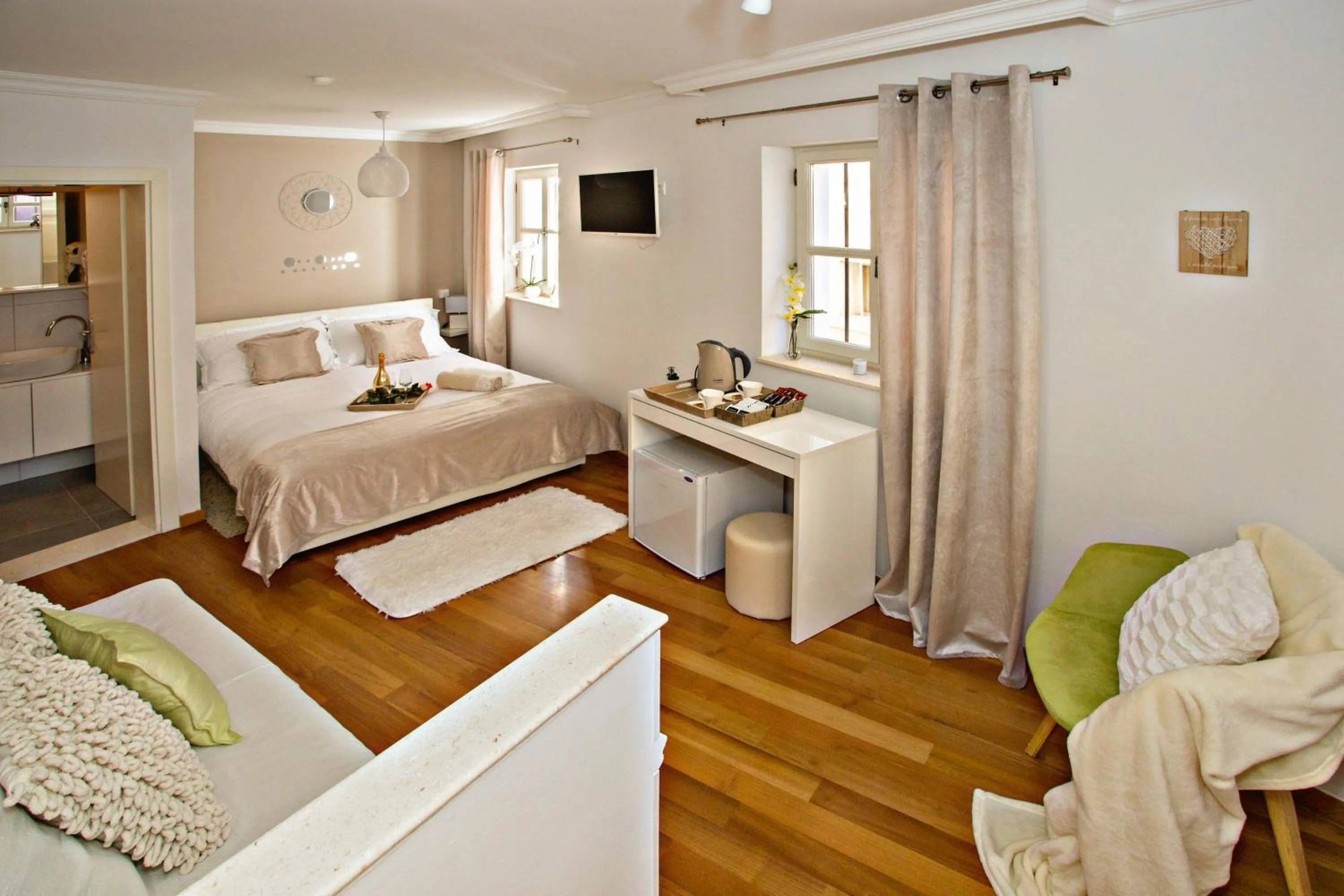 Photo of the whole room, Bed in Villa Daky