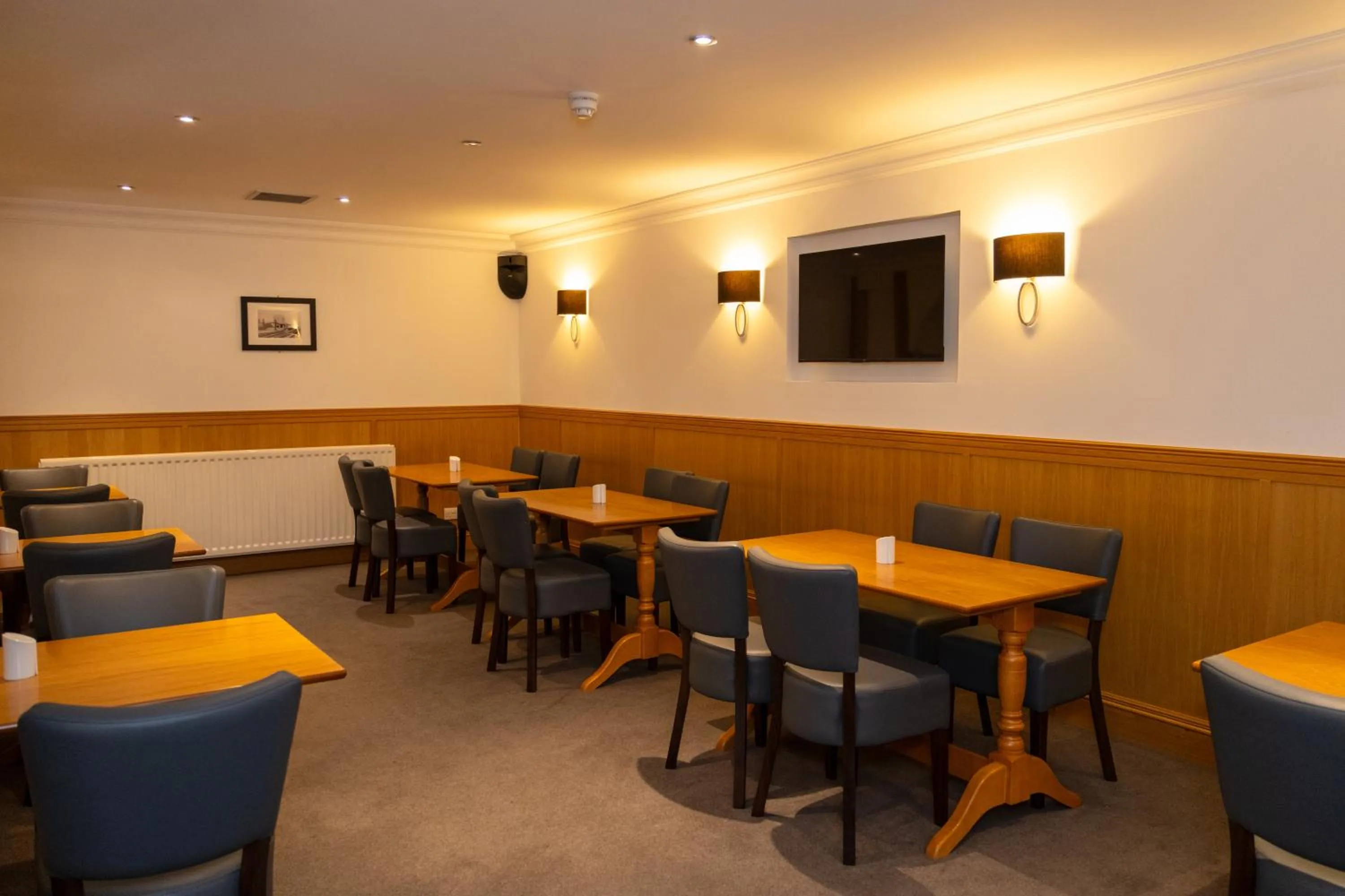 Restaurant/places to eat in Station Hotel