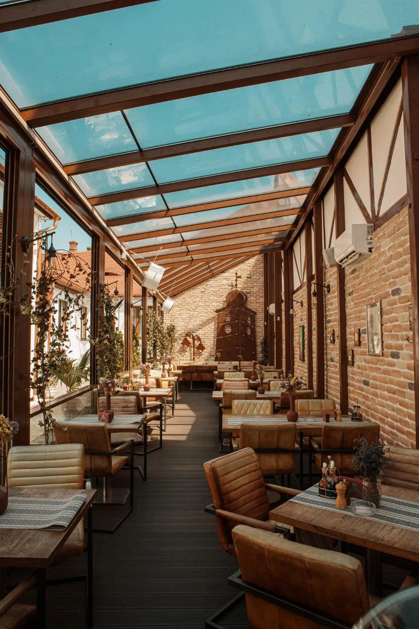 Restaurant/places to eat in Casa Nicolae Luxury Suites