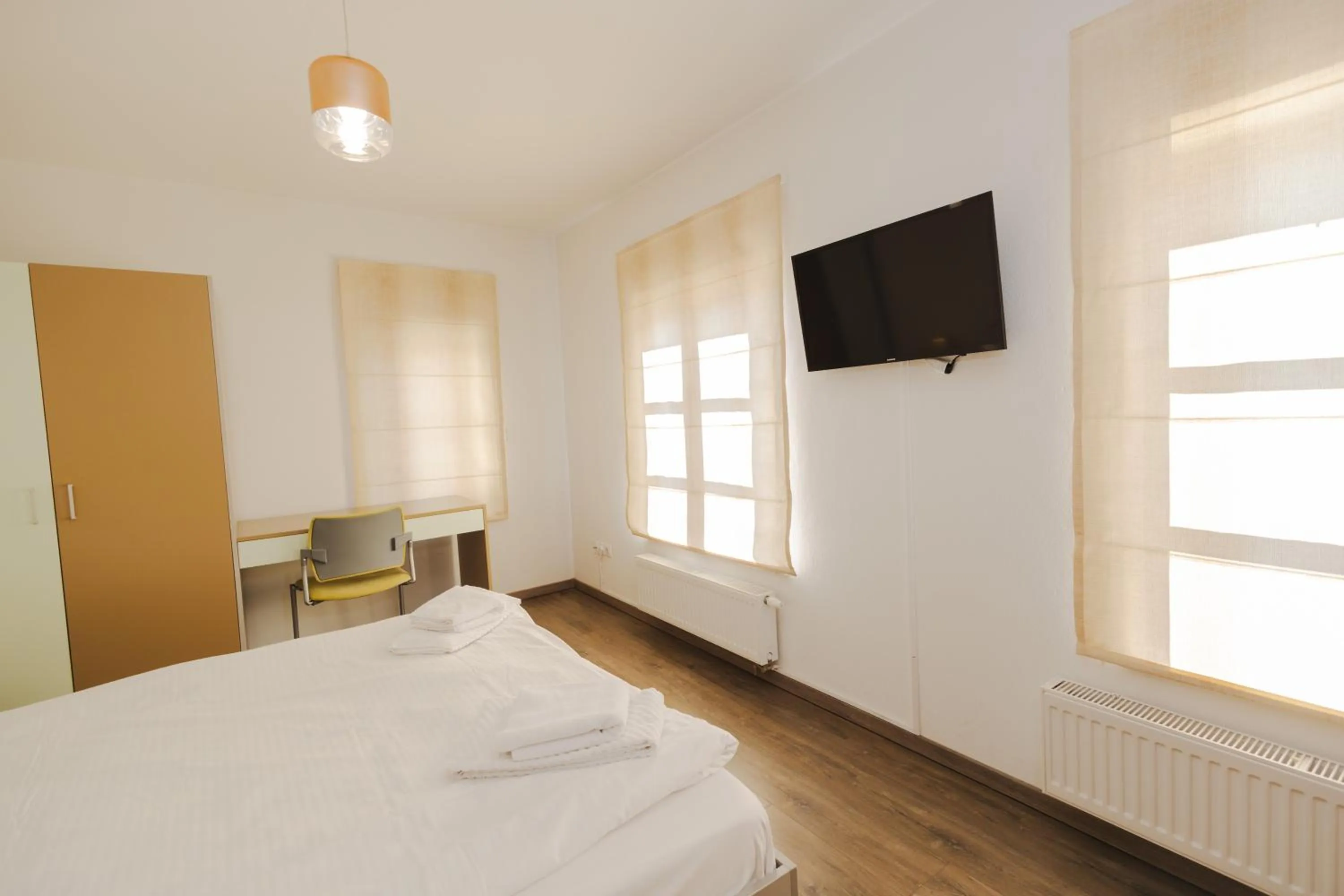 Communal lounge/ TV room, Bed in Casa Nicolae Luxury Suites