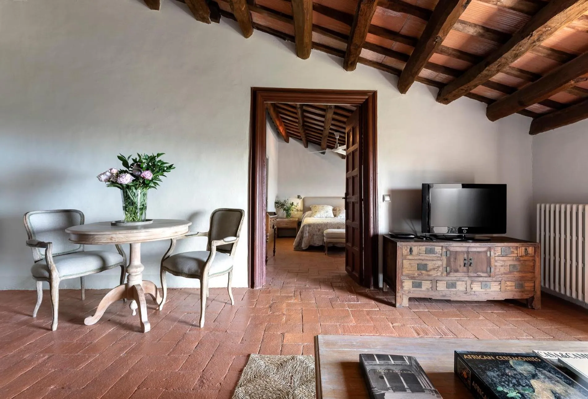 Photo of the whole room in Can Mora de Dalt