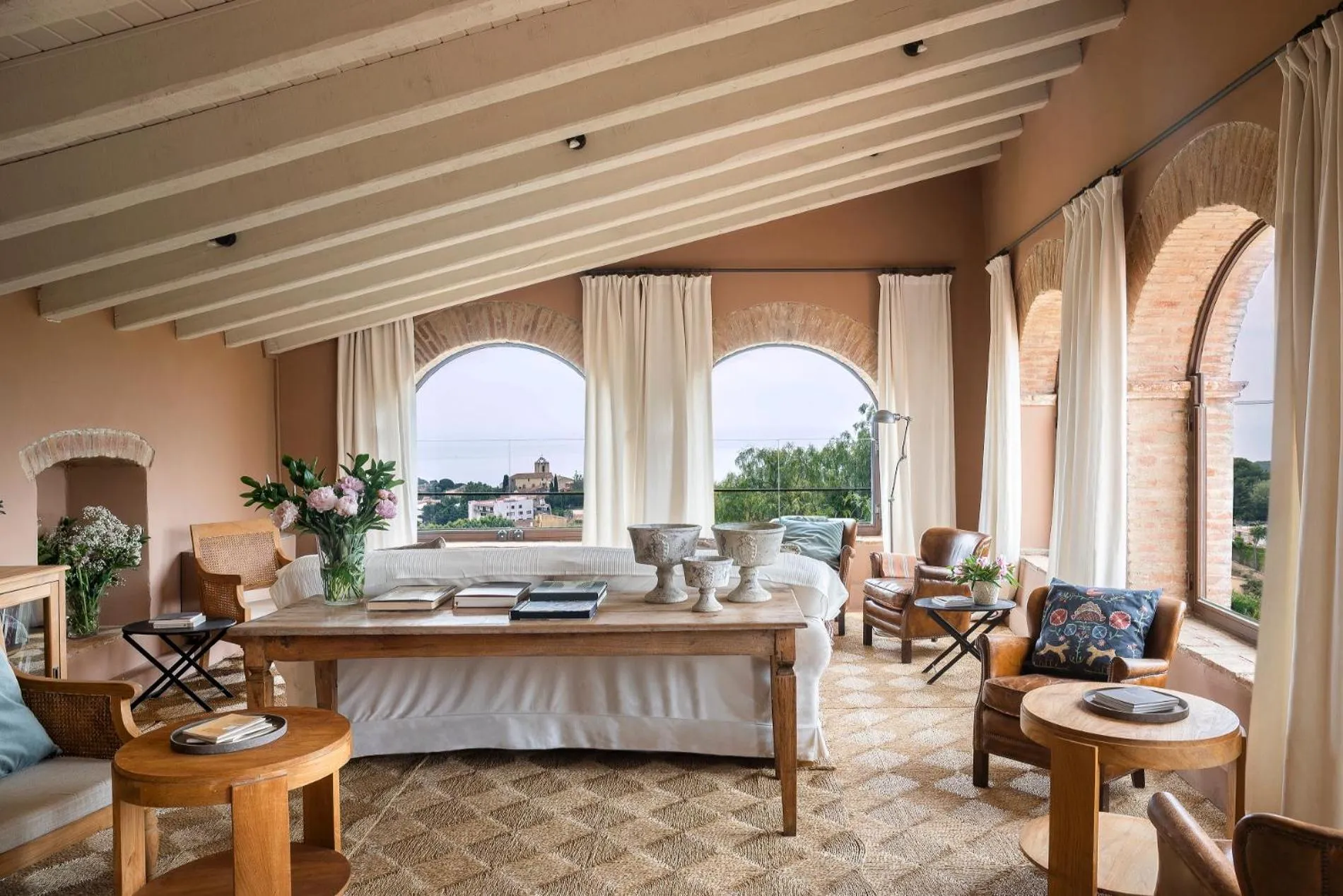 Library in Can Mora de Dalt