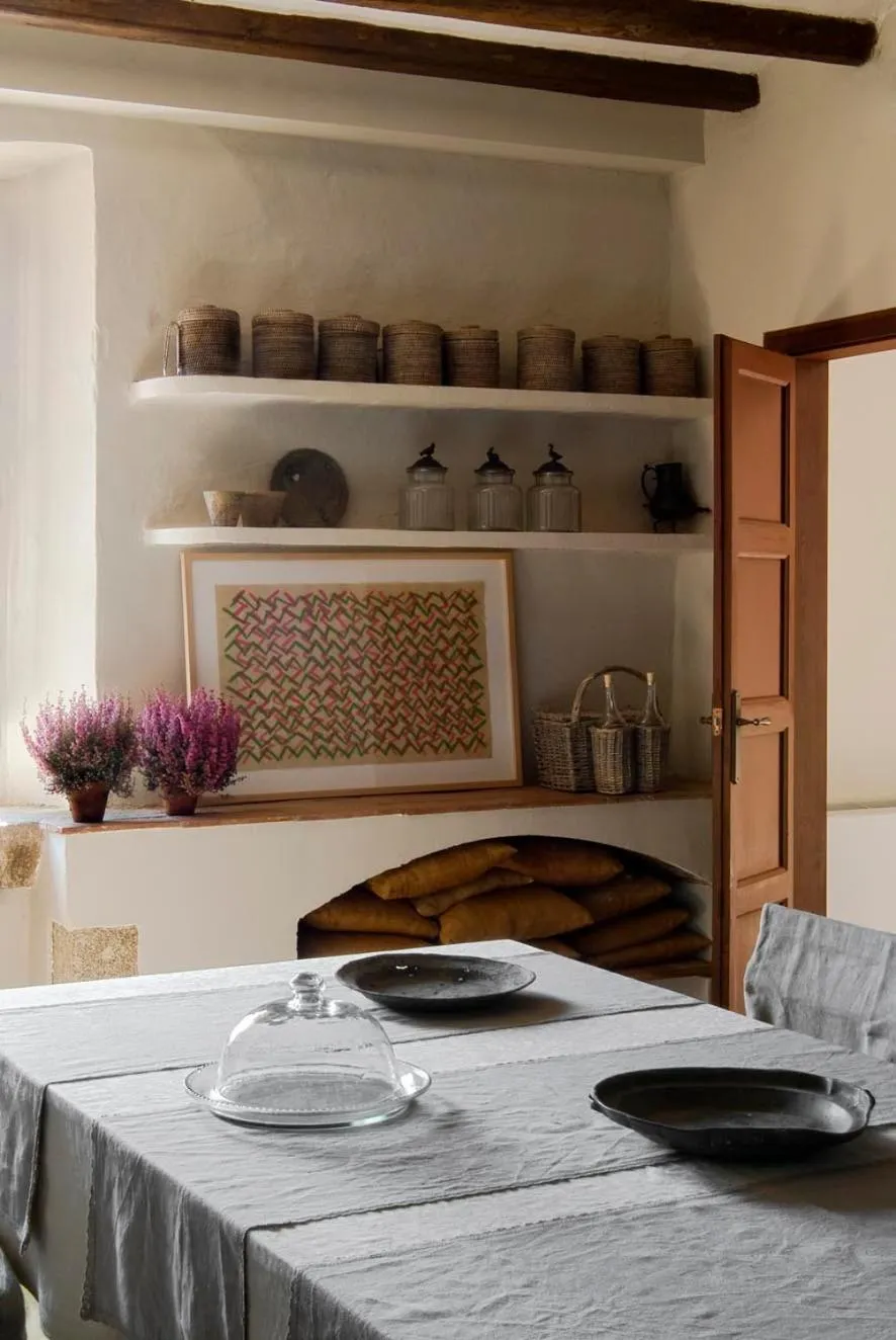 Living room, Bed in Can Mora de Dalt