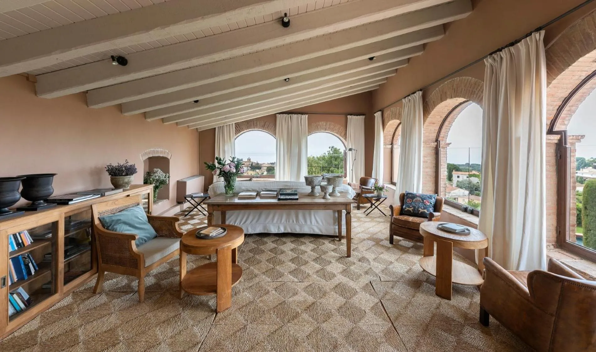 Library in Can Mora de Dalt