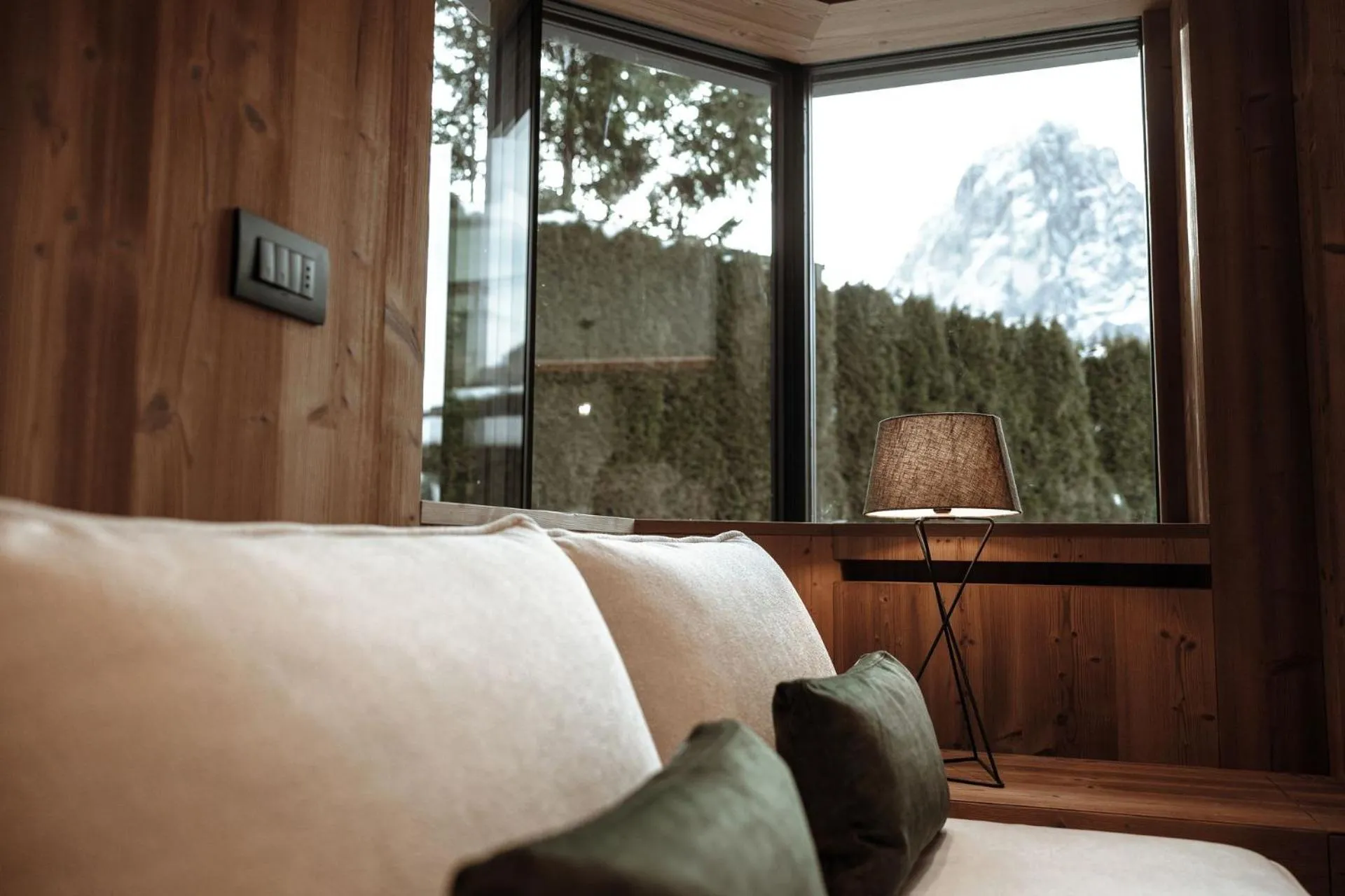 Living room, Bed in Appartamenti Olympic