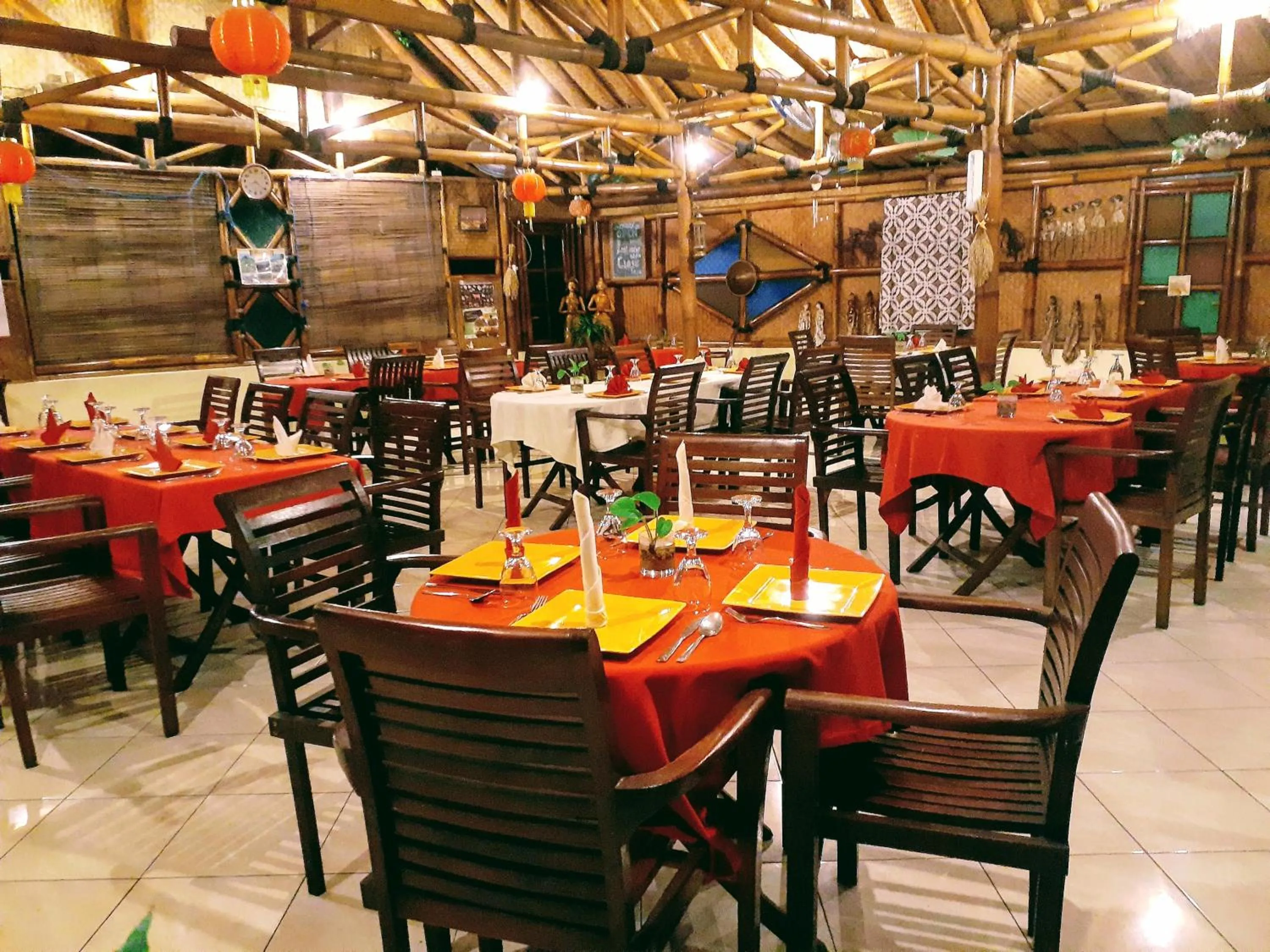 Food and drinks in Villa Sumbing Indah