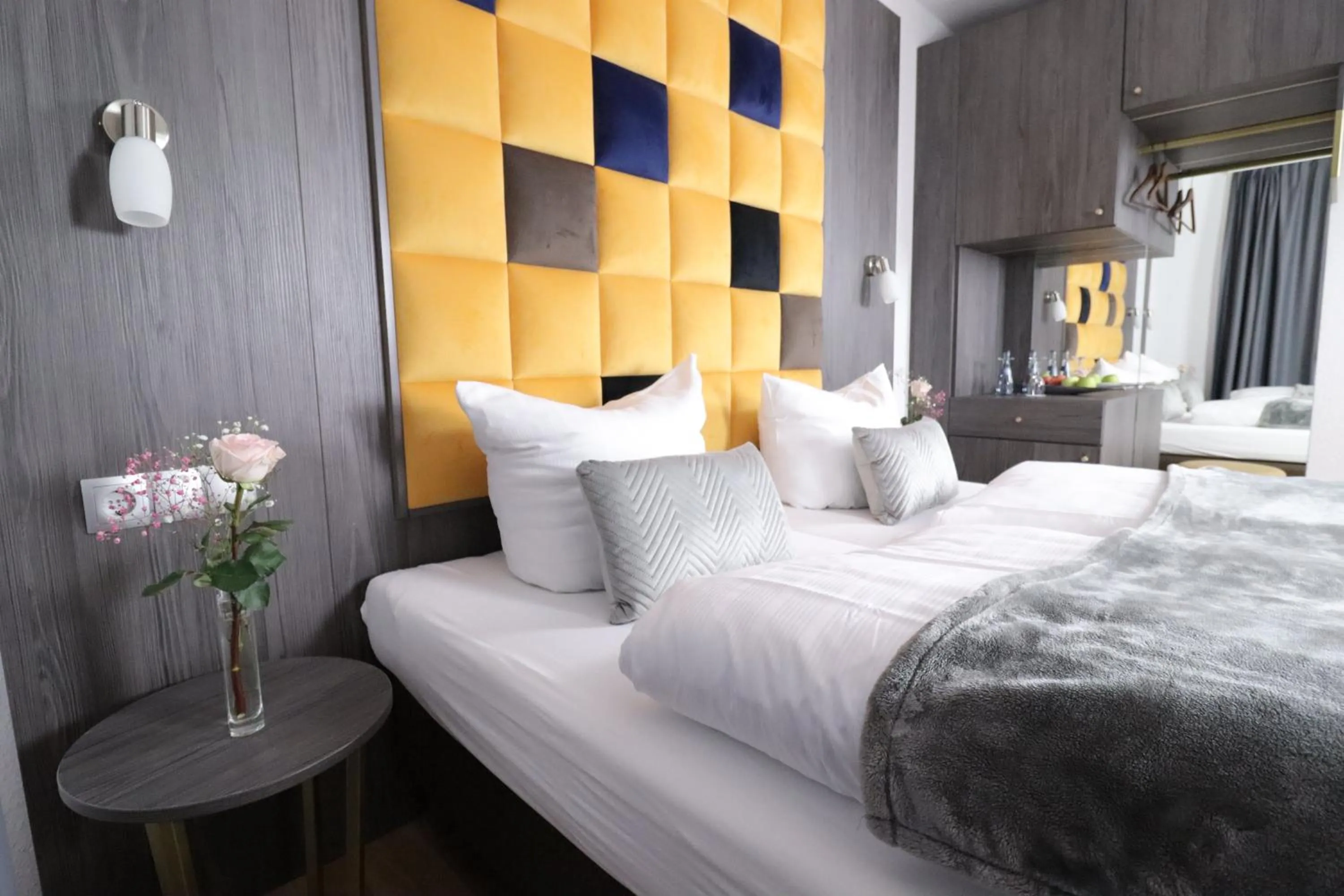 Photo of the whole room, Bed in Hotel Kurparkblick