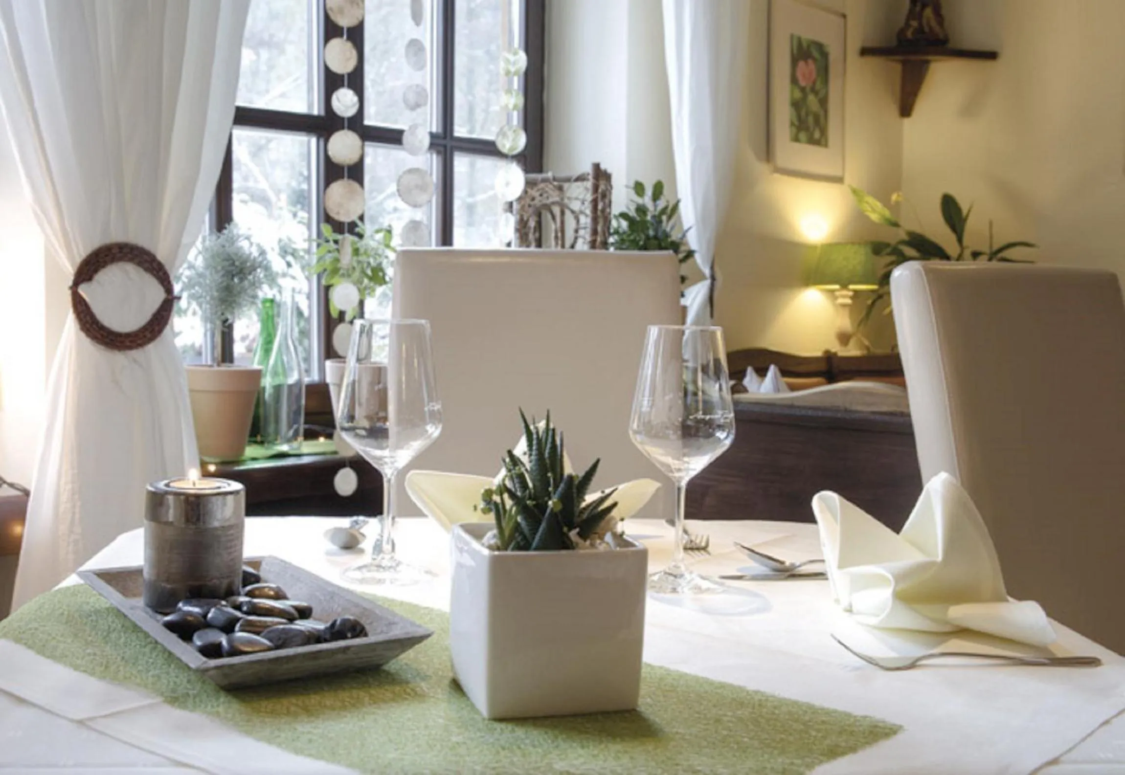 Restaurant/places to eat in Hotel Kurparkblick