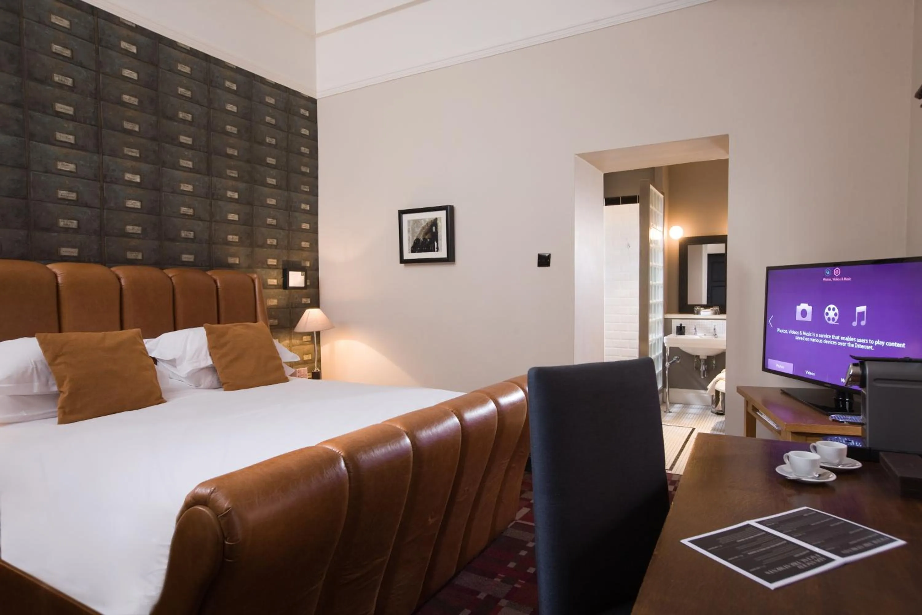 Photo of the whole room, Bed in Hotel du Vin Birmingham