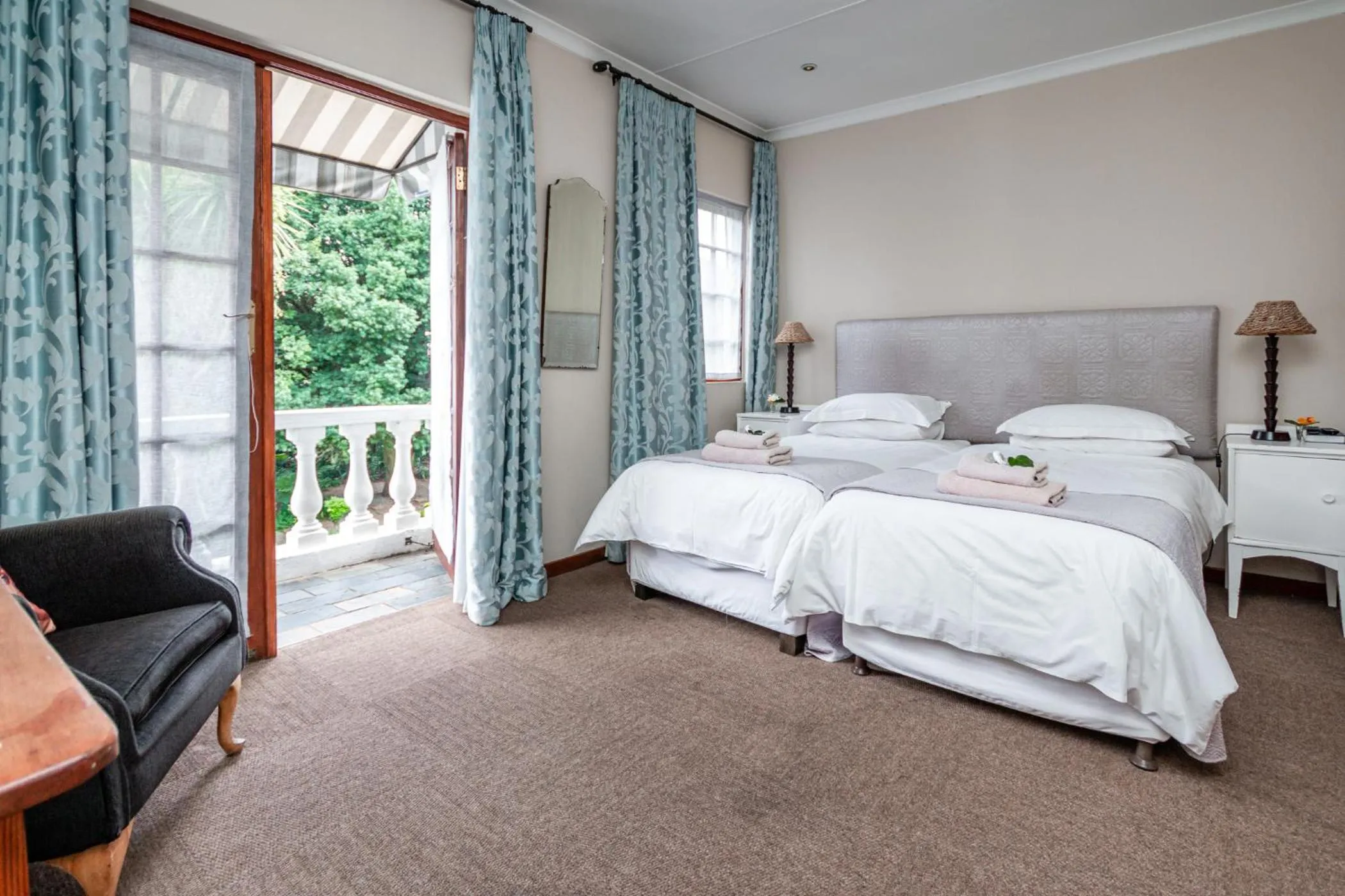 Photo of the whole room, Bed in 5th Avenue Gooseberry Guest House