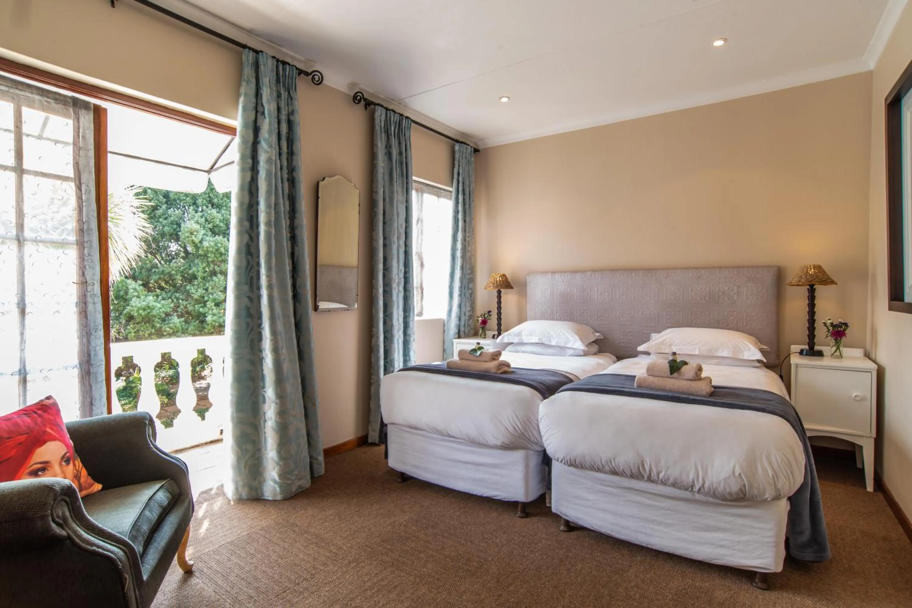 Bed in 5th Avenue Gooseberry Guest House