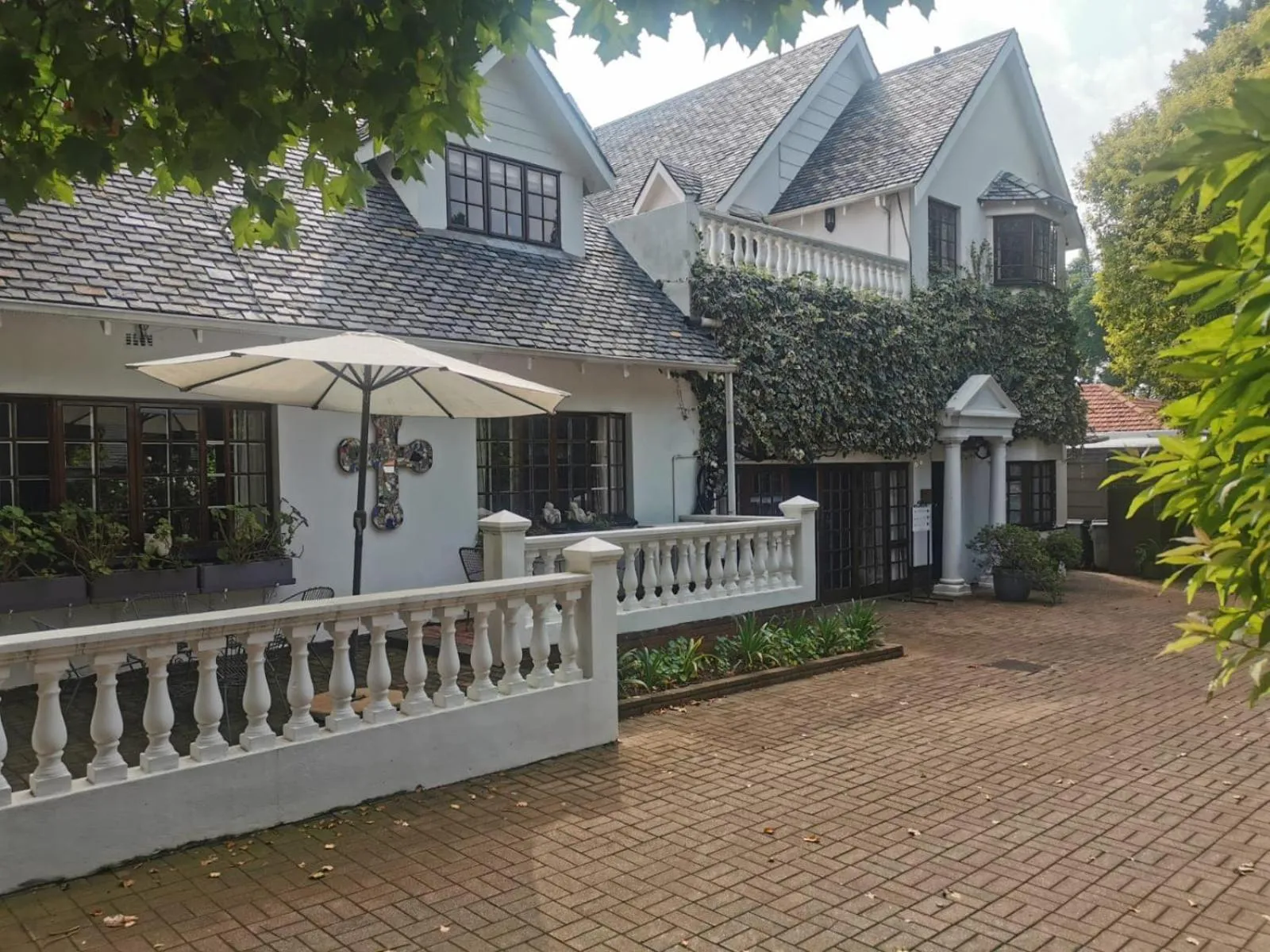 Property building in 5th Avenue Gooseberry Guest House