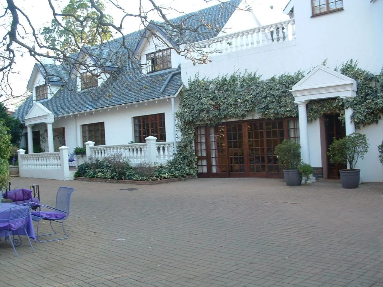 Property building in 5th Avenue Gooseberry Guest House