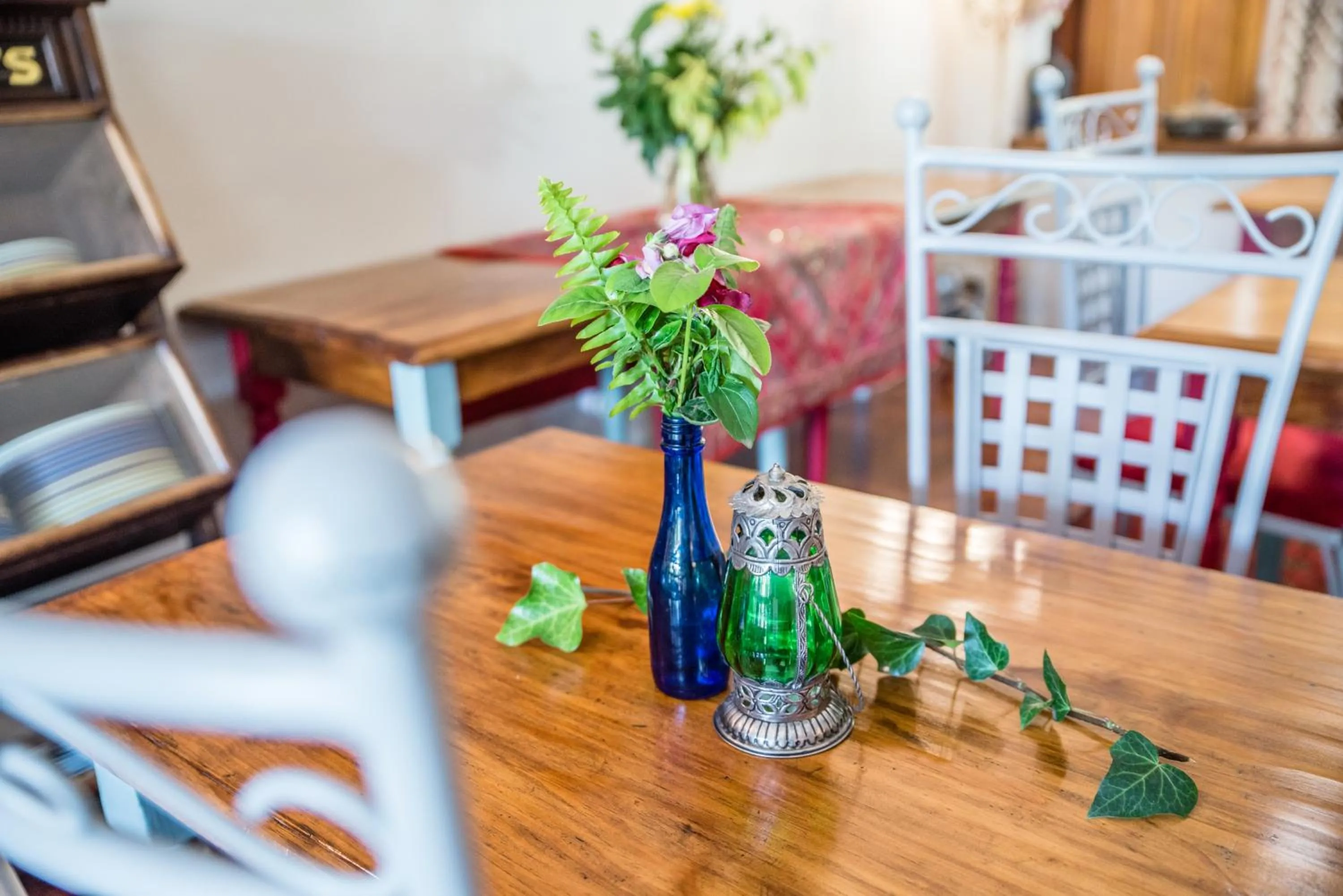 Dining area in 5th Avenue Gooseberry Guest House