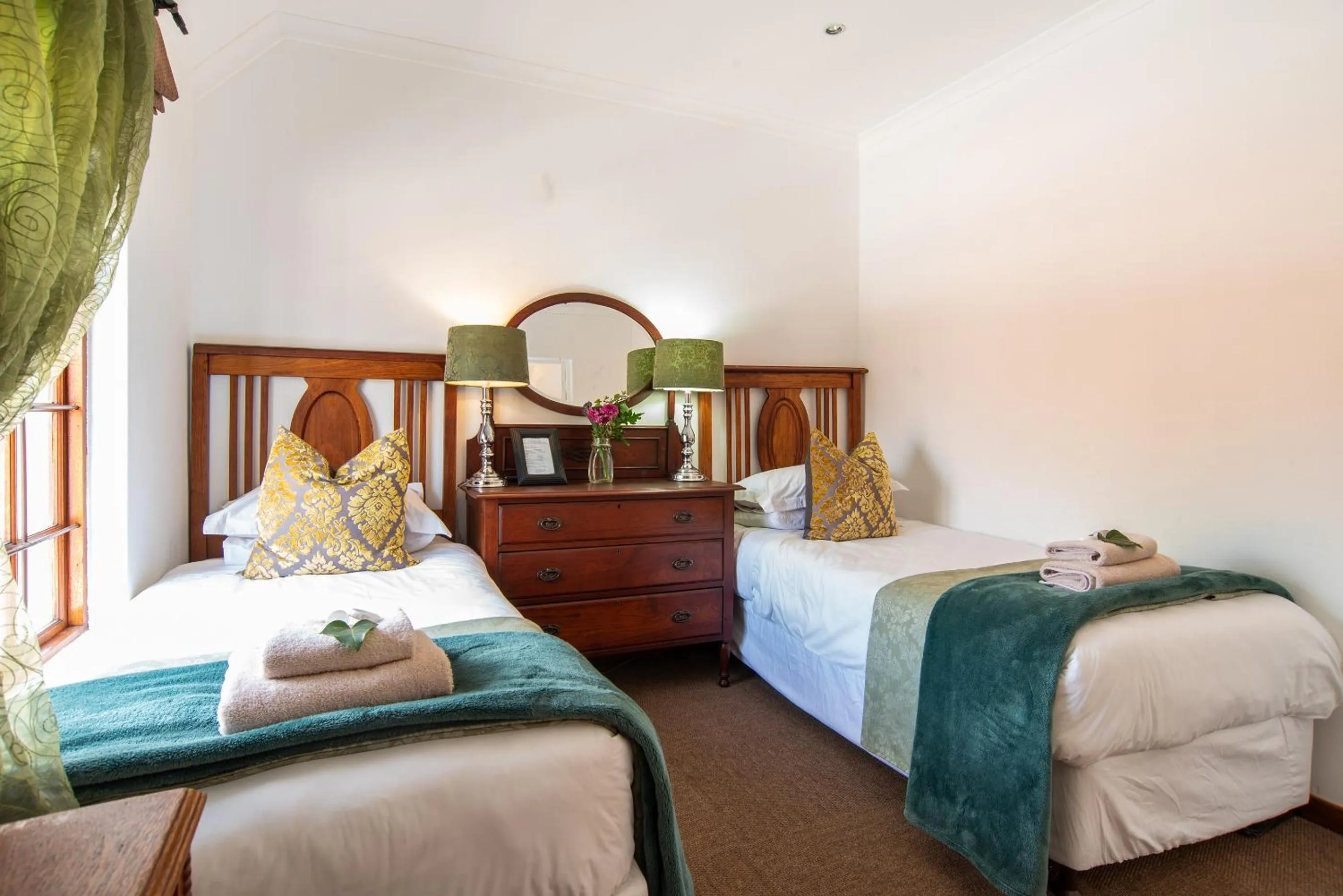 Bedroom, Bed in 5th Avenue Gooseberry Guest House