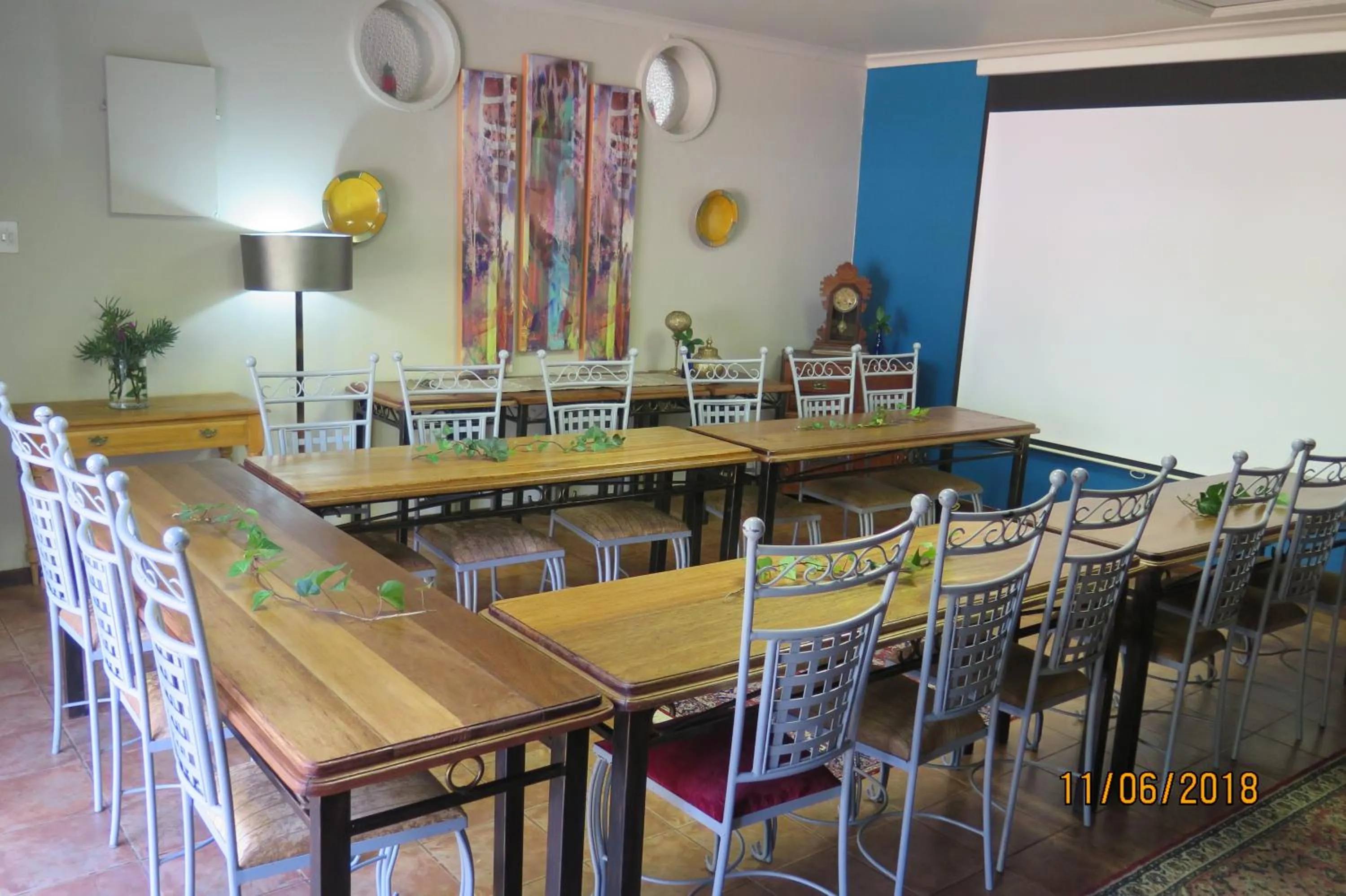 Meeting/conference room in 5th Avenue Gooseberry Guest House