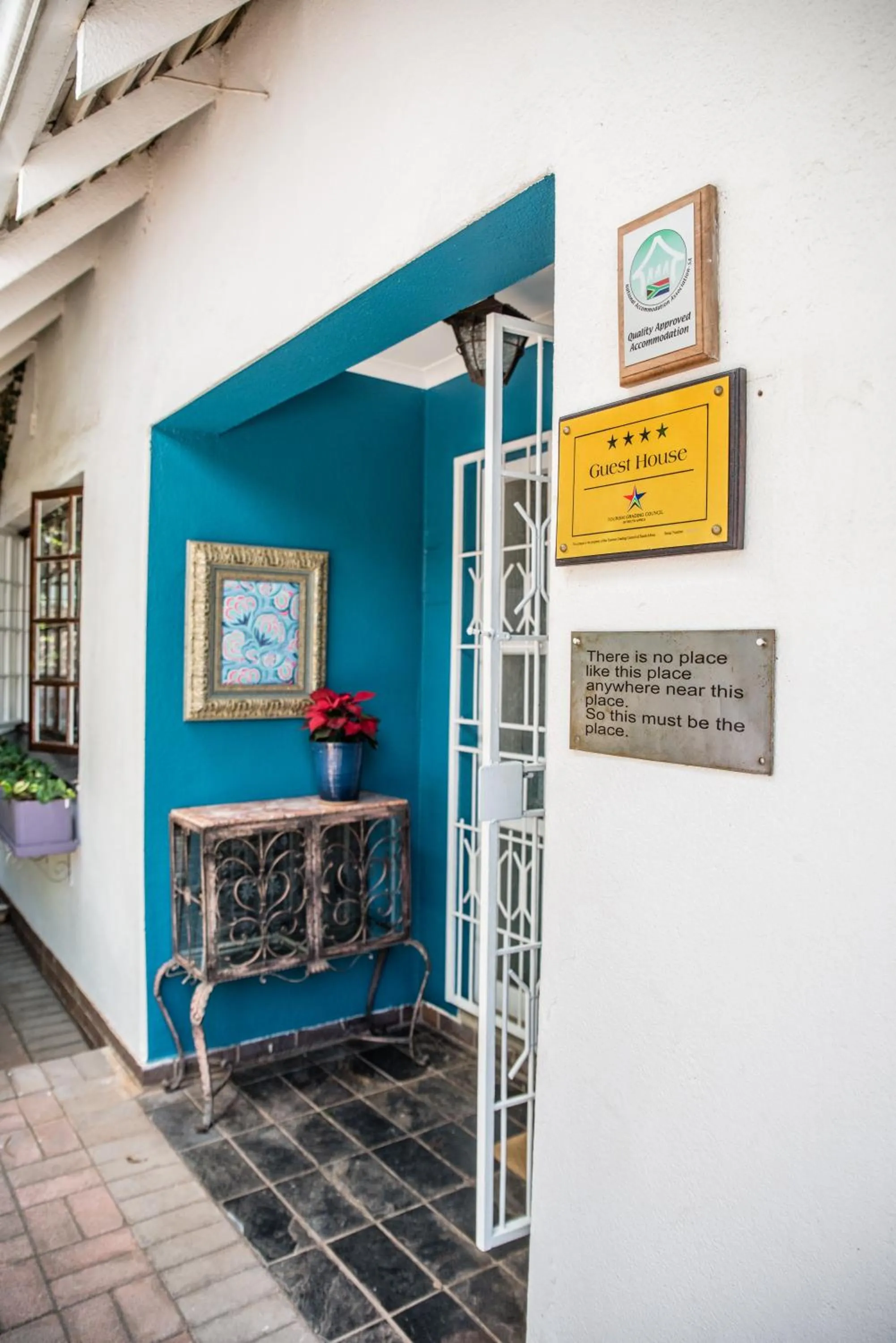 Facade/entrance in 5th Avenue Gooseberry Guest House