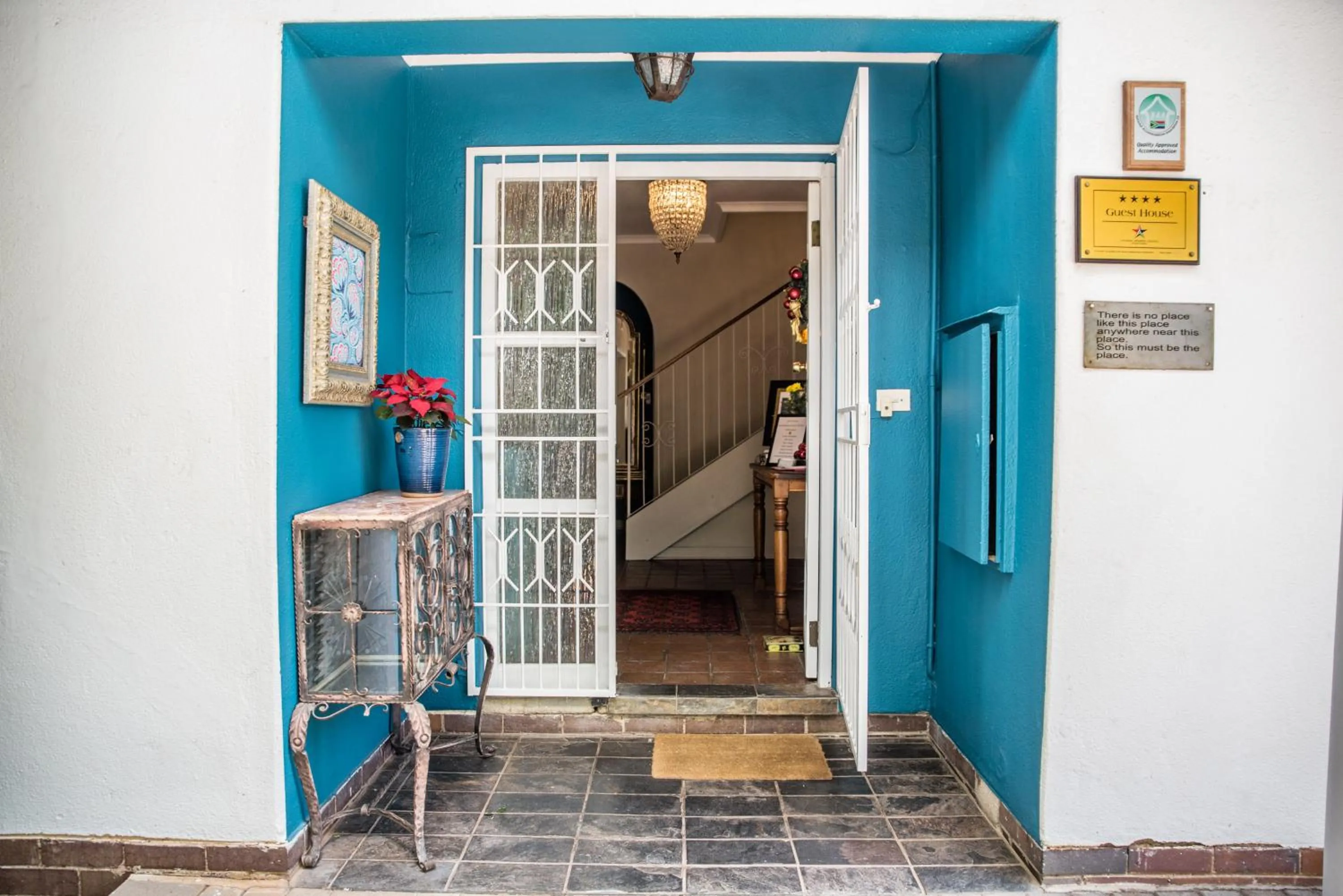 Facade/entrance in 5th Avenue Gooseberry Guest House