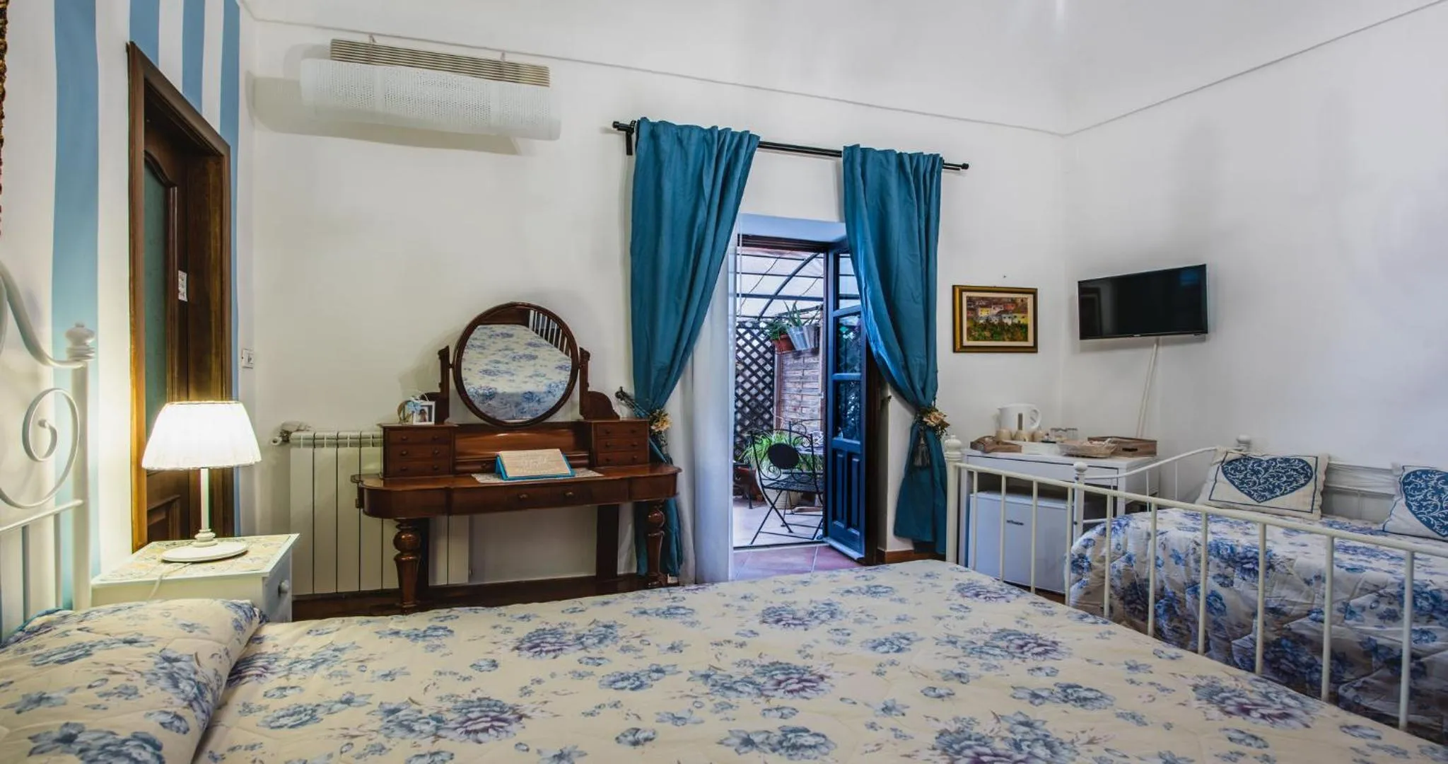 Bedroom, Bed in Dream Holiday Ortigia