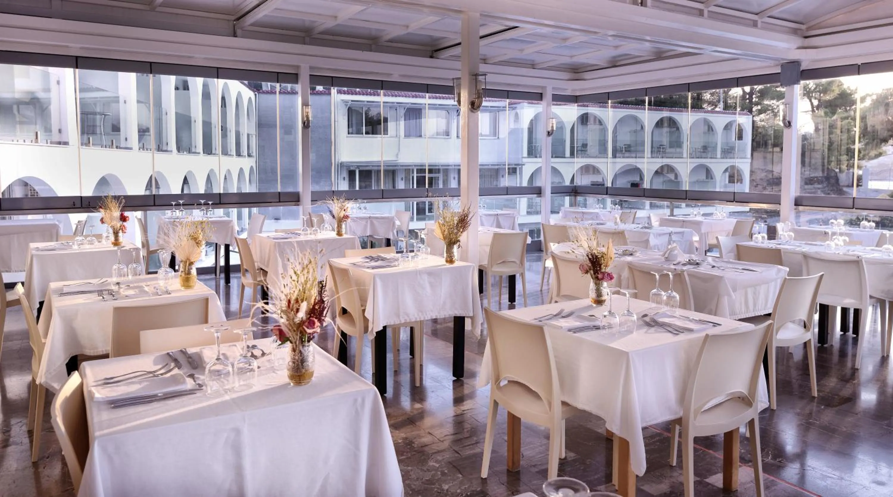 Restaurant/places to eat in Hotel Punta