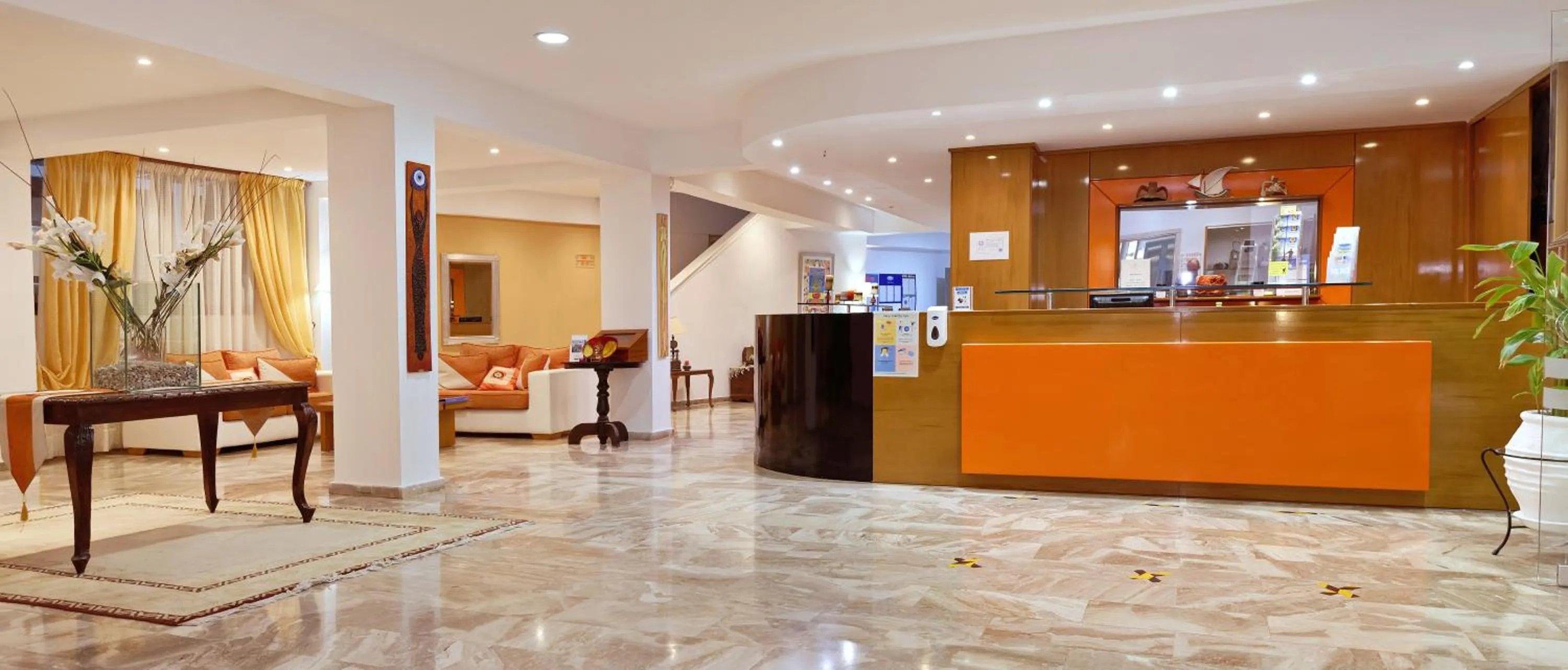 Lobby or reception in Hotel Punta