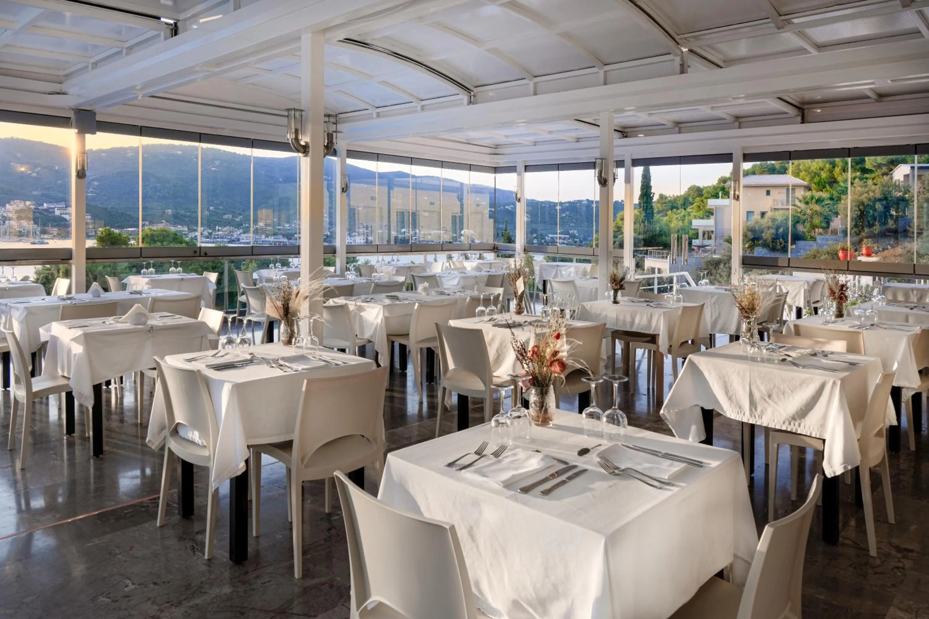 Restaurant/places to eat in Hotel Punta