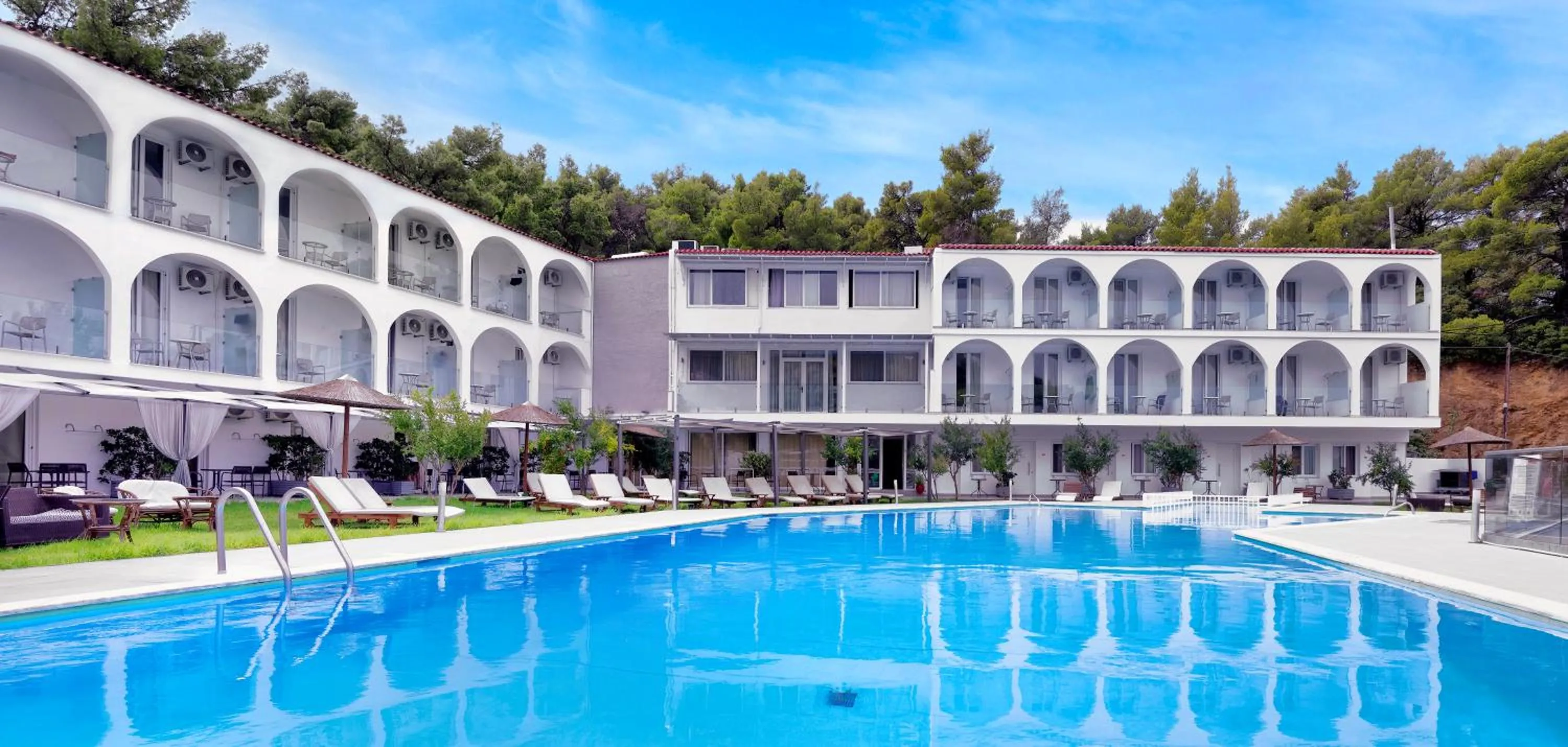 Property building in Hotel Punta