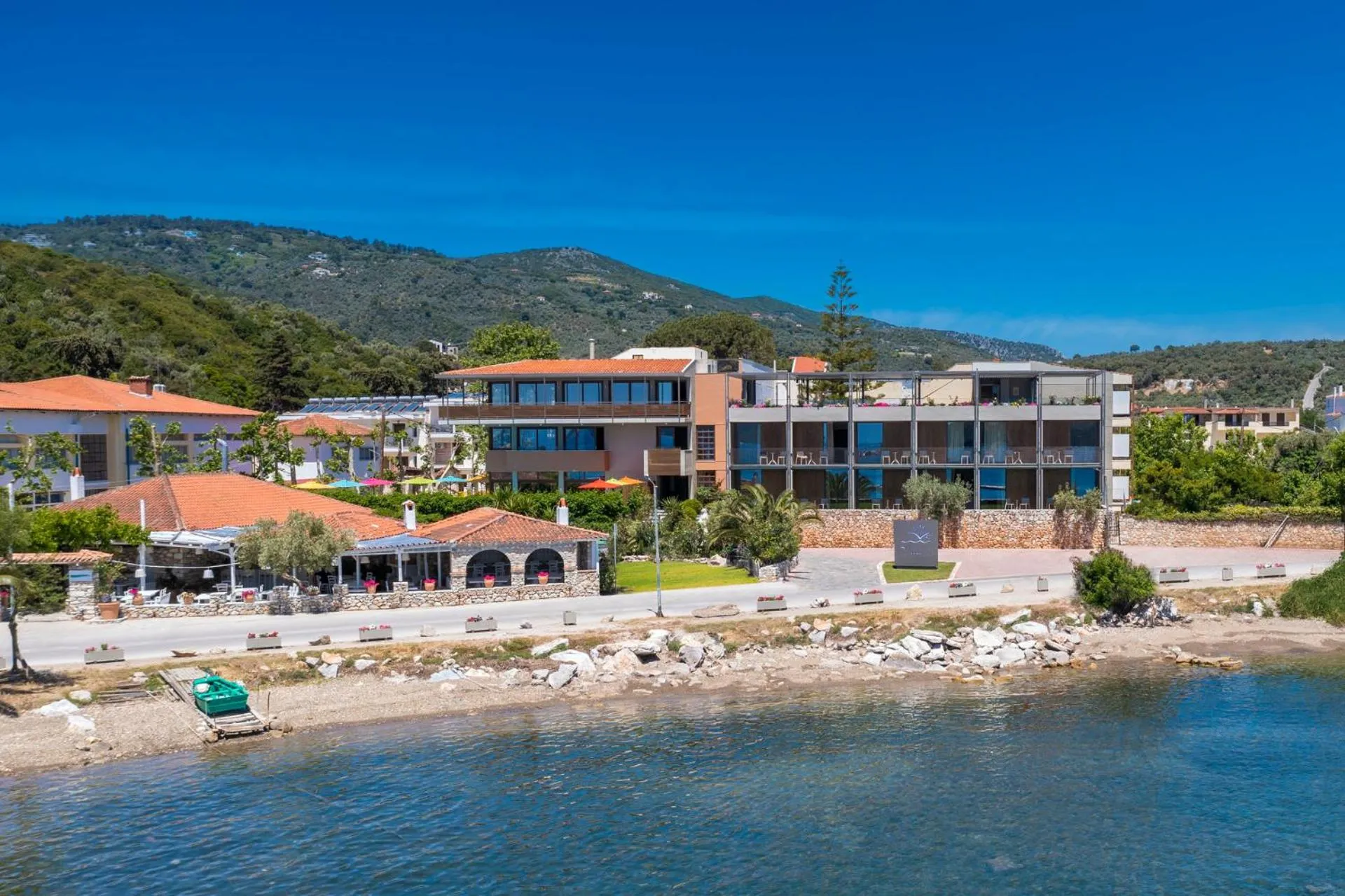 Property building in Alkyon