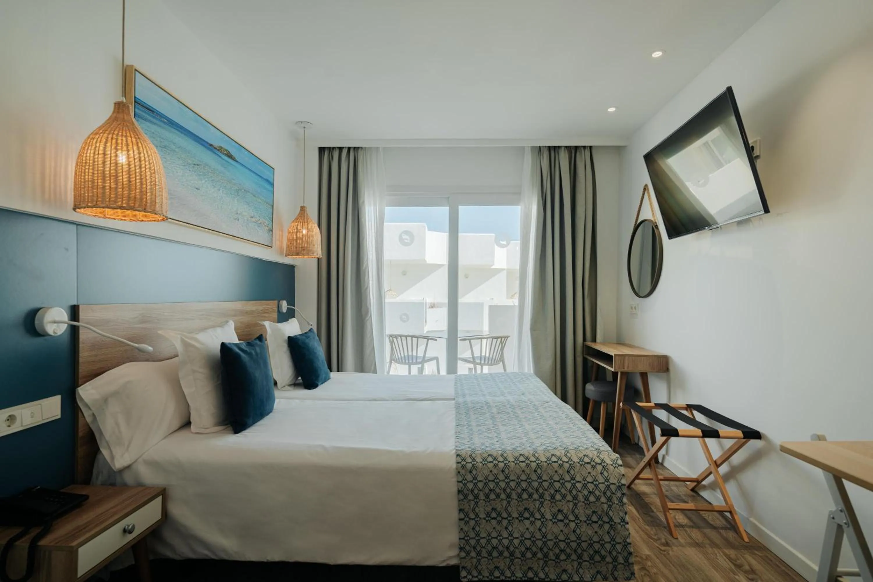 Photo of the whole room, Bed in Hotel THB Gran Bahía