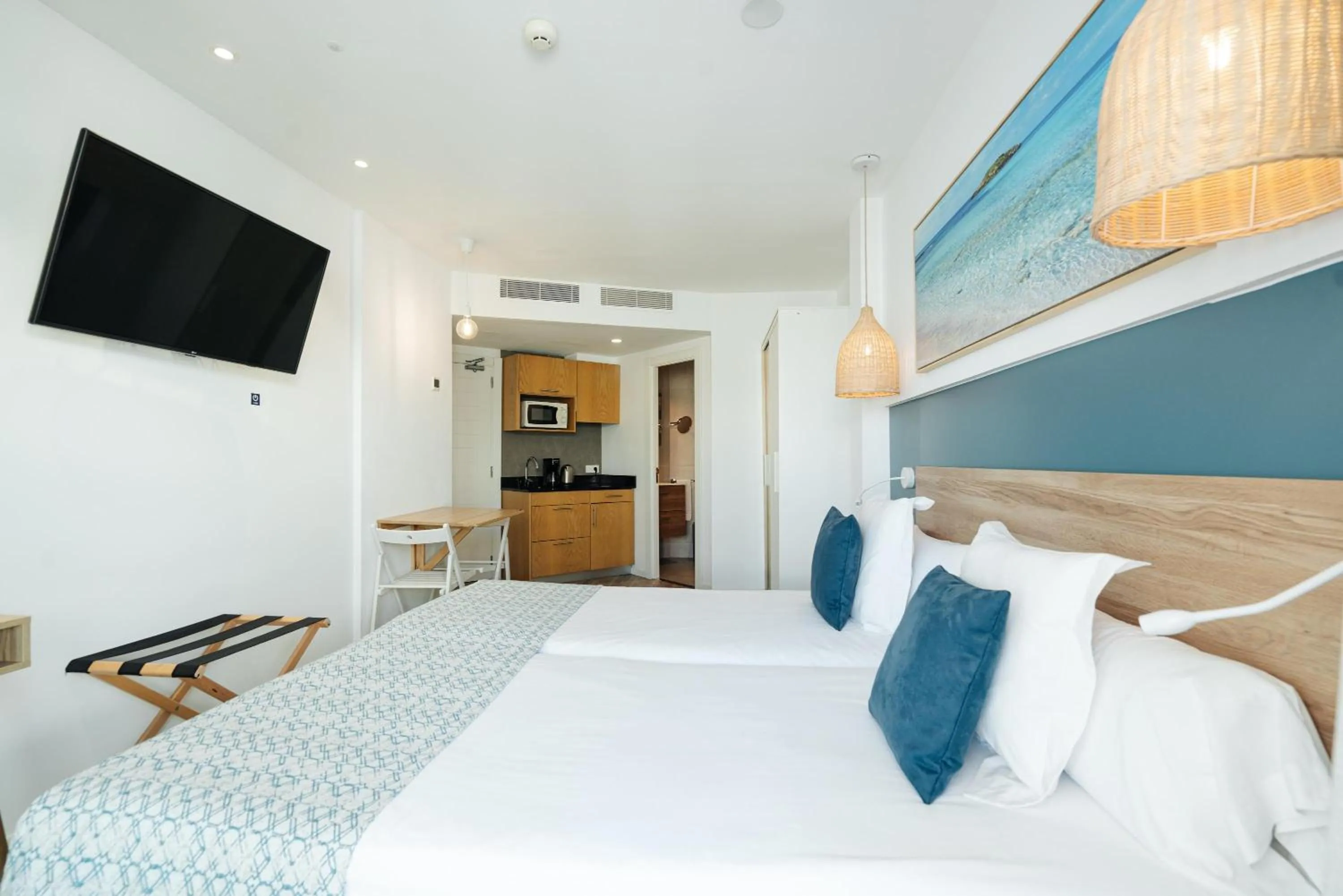 Photo of the whole room, Bed in Hotel THB Gran Bahía