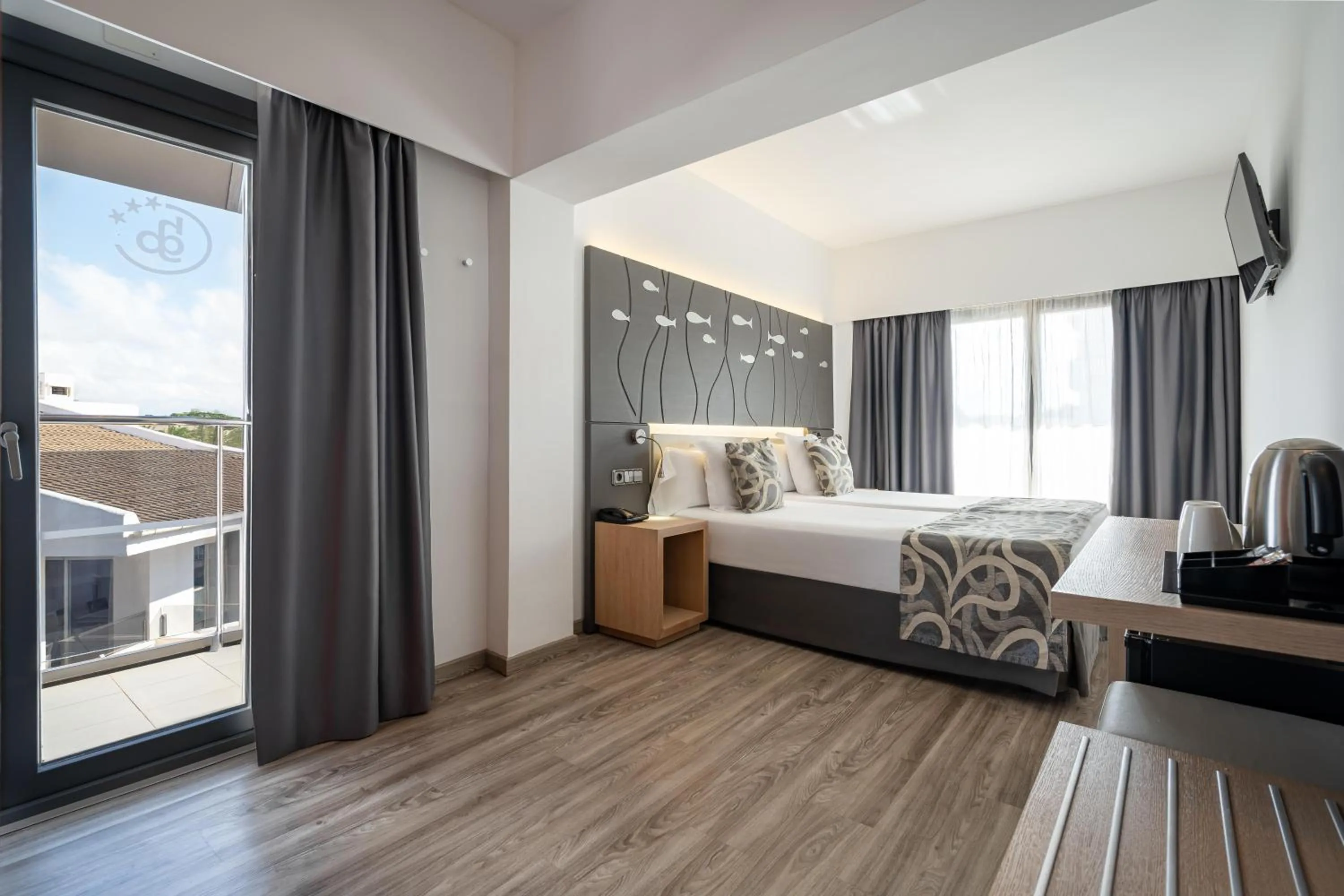 Photo of the whole room, Bed in Hotel THB Gran Bahía