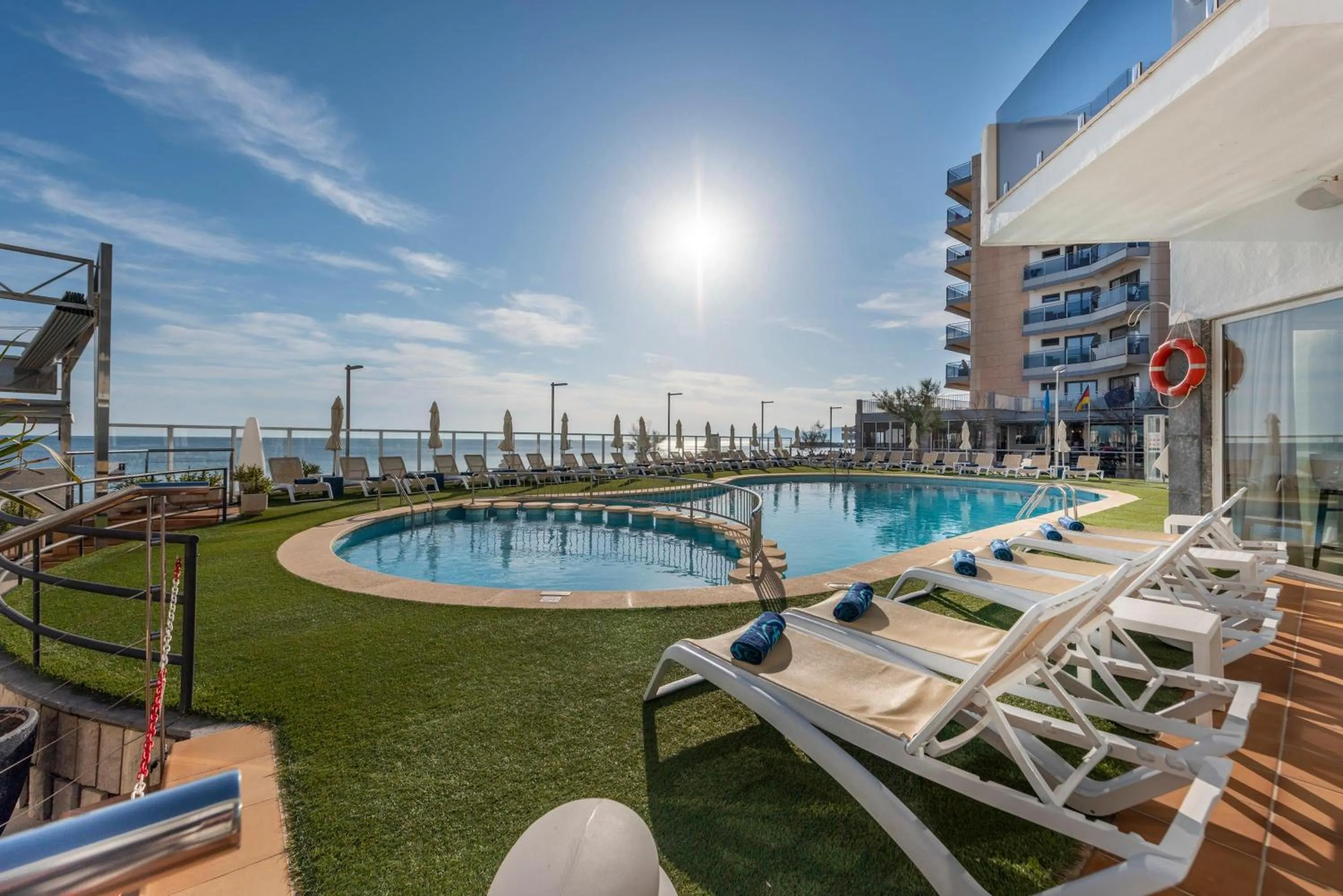 Swimming pool in Hotel THB Gran Bahía