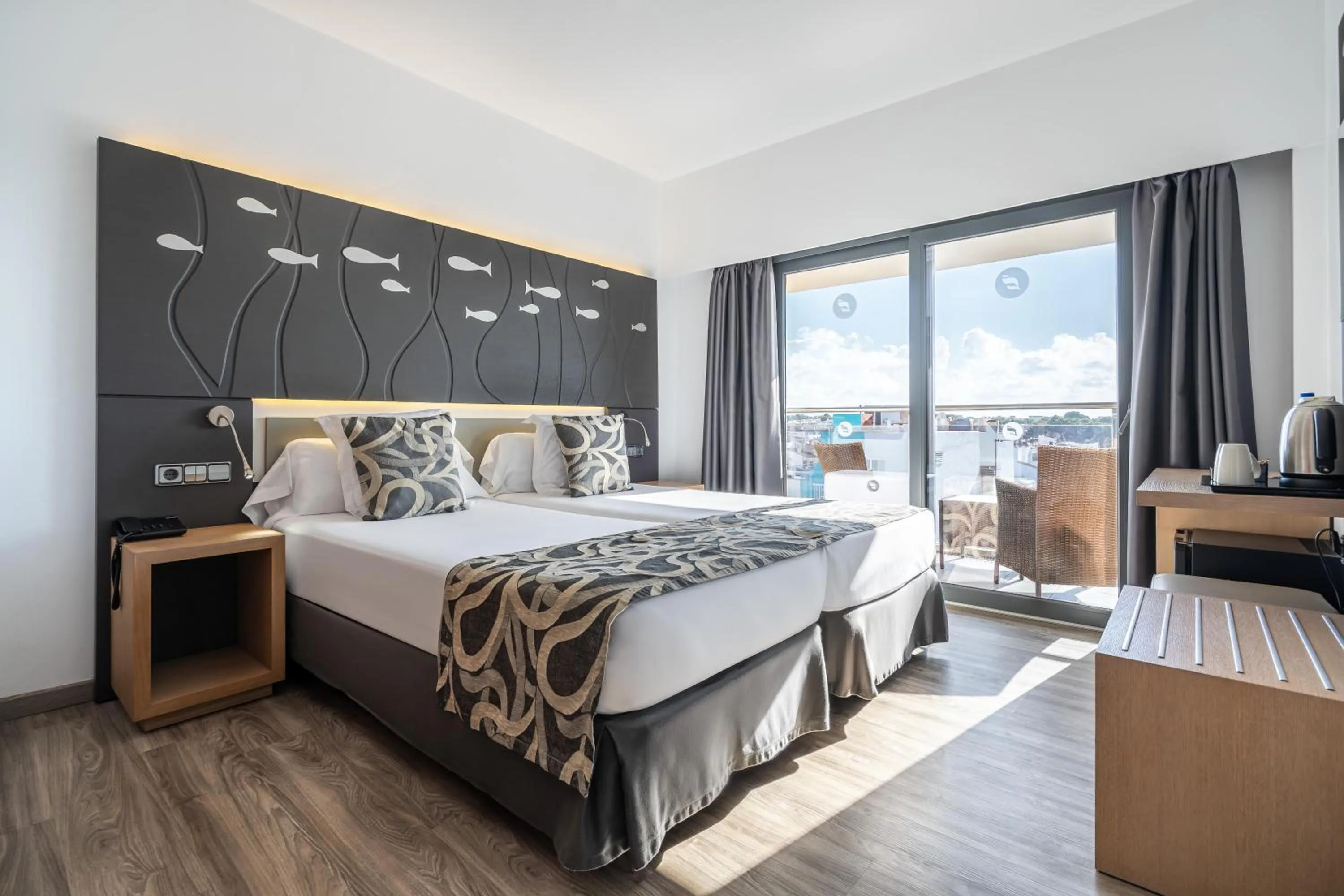 Photo of the whole room, Bed in Hotel THB Gran Bahía