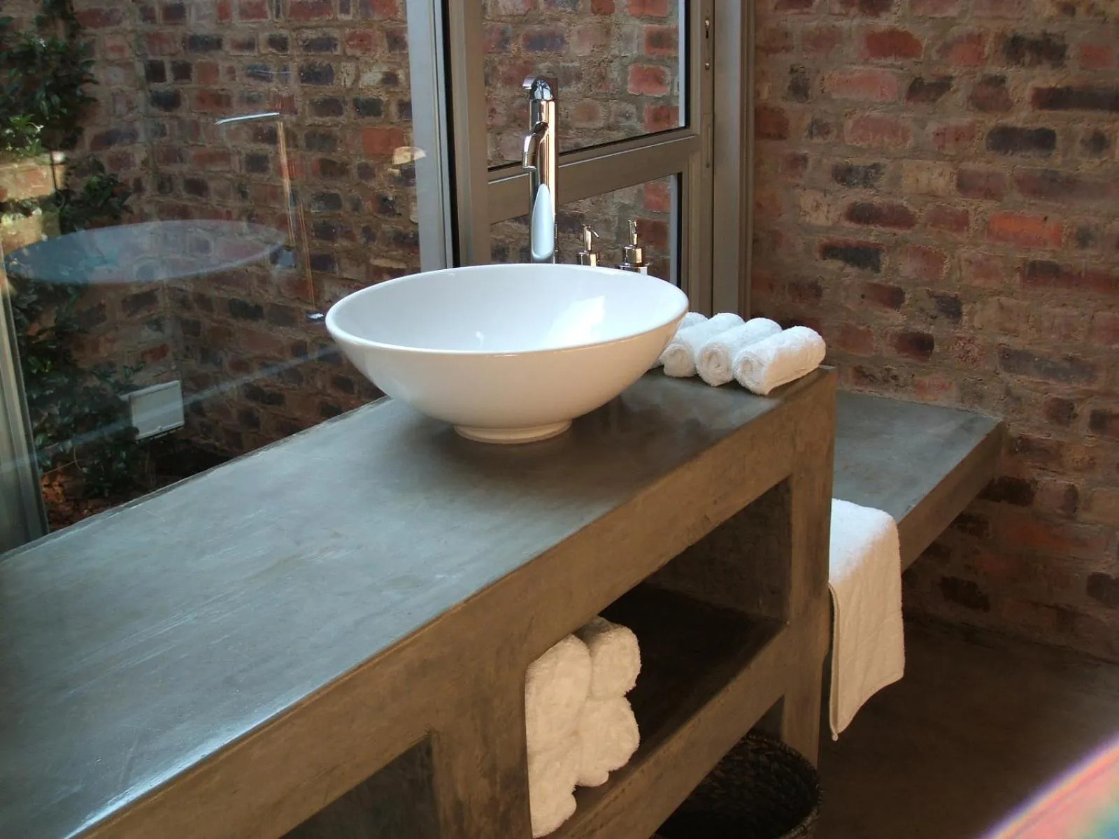 Shower in Motel Mi Pi Chi