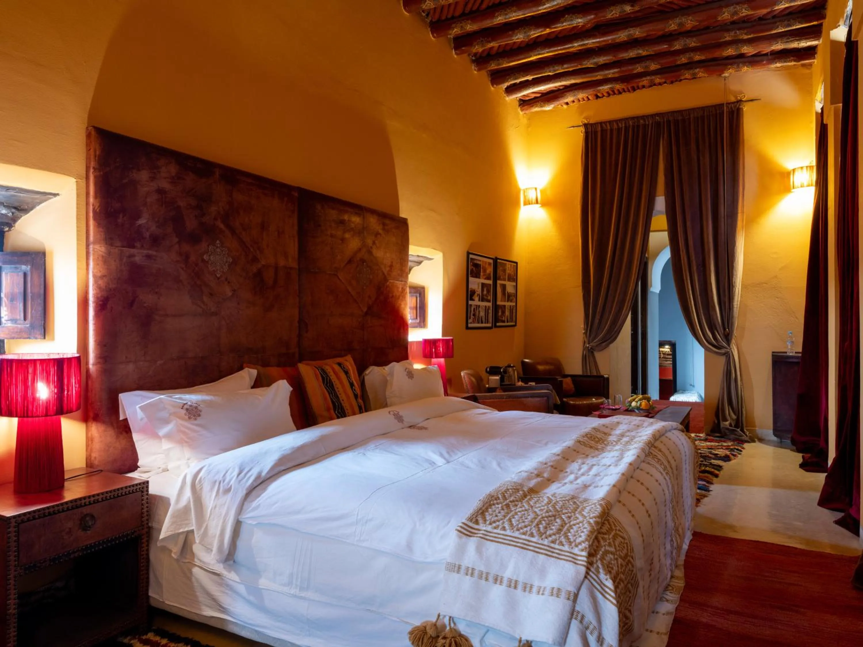 Bed in Kasbah Agafay Hotel & Spa