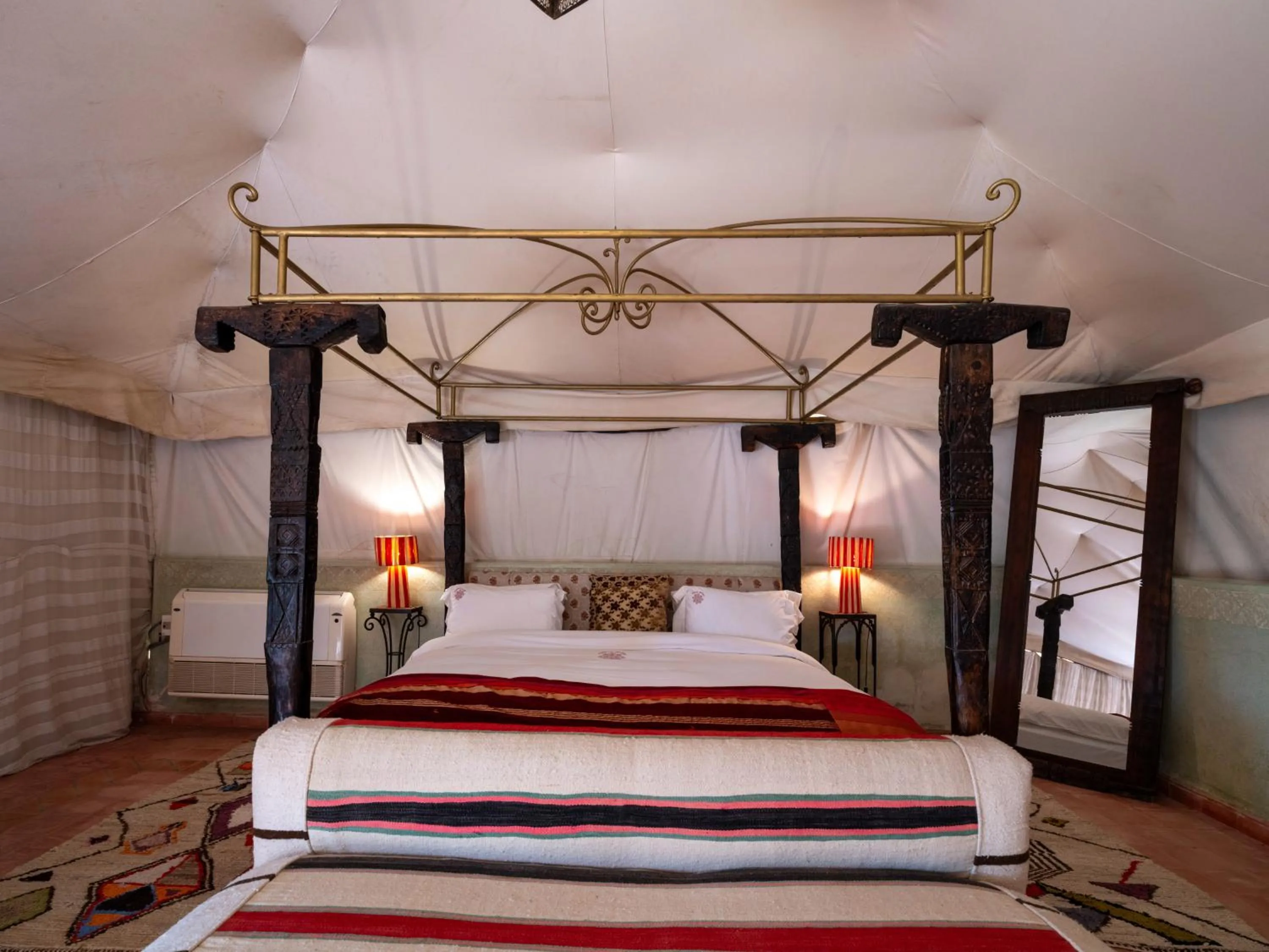 Bed in Kasbah Agafay Hotel & Spa