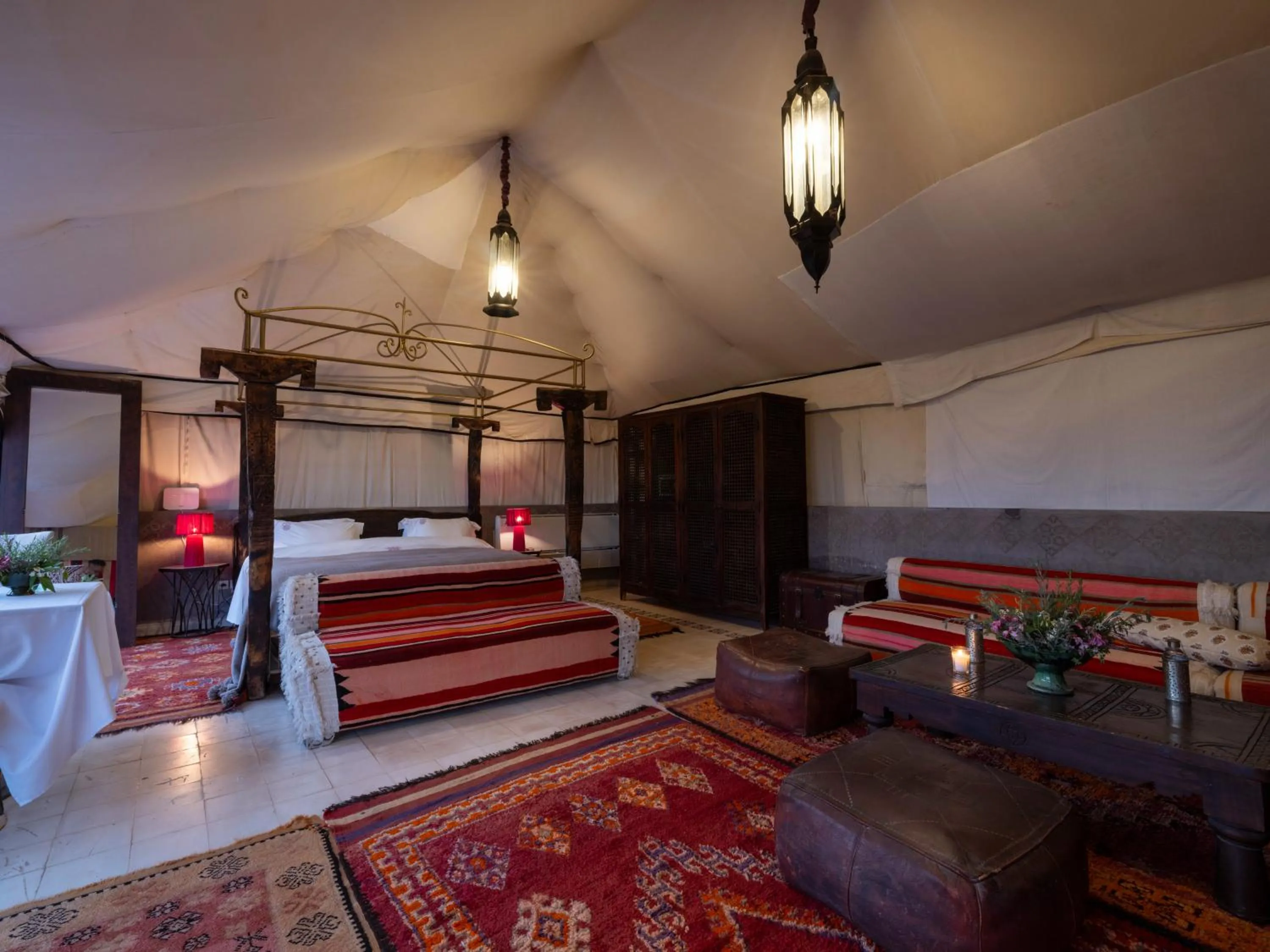 Bed in Kasbah Agafay Hotel & Spa