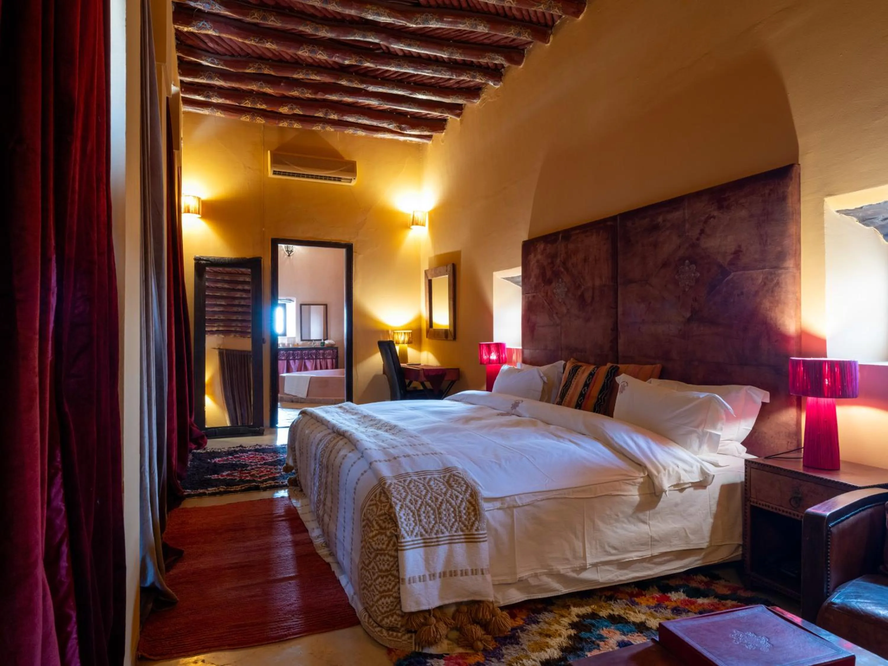 Bed in Kasbah Agafay Hotel & Spa