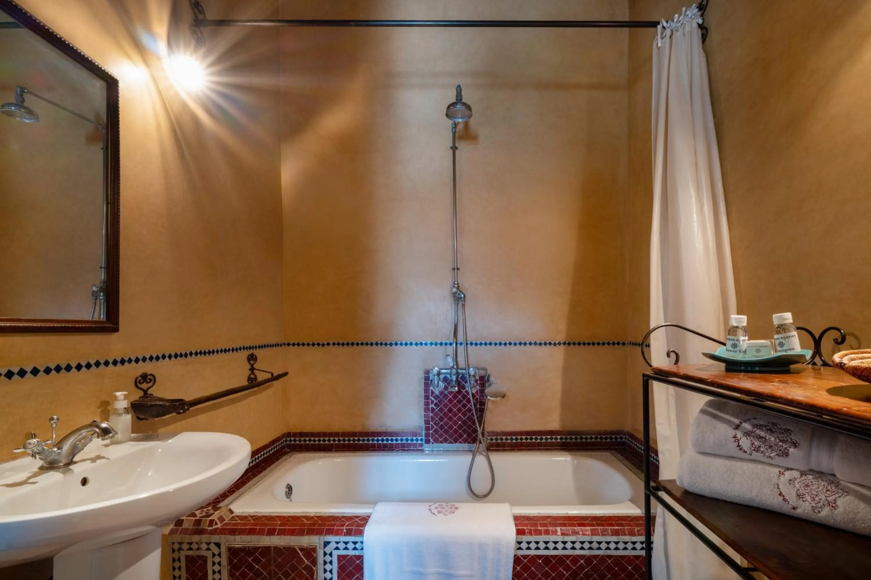 Shower in Kasbah Agafay Hotel & Spa