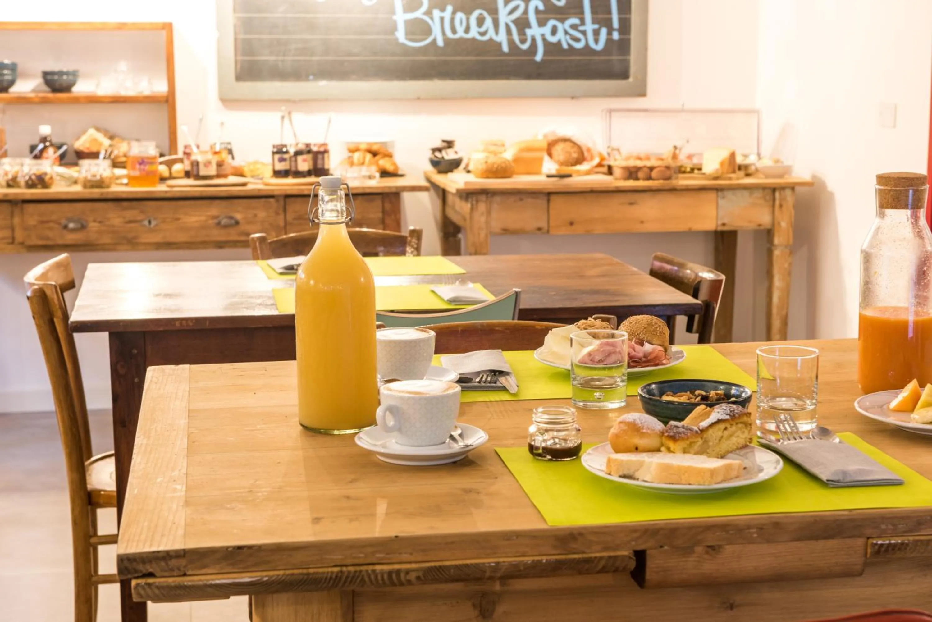 Buffet breakfast in Hotel Villa Rina