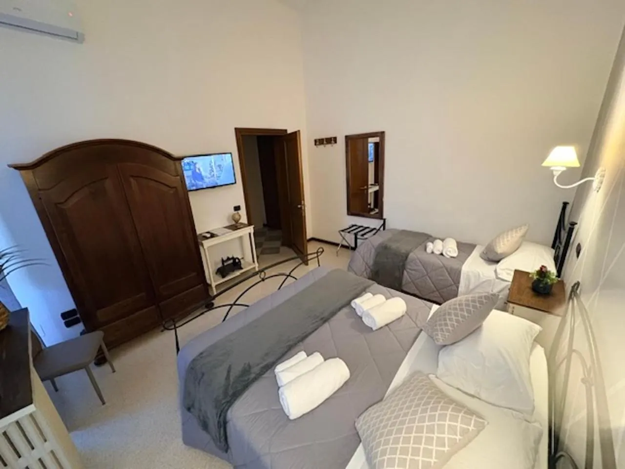 Bedroom, Bed in DIMORA di ACANTO