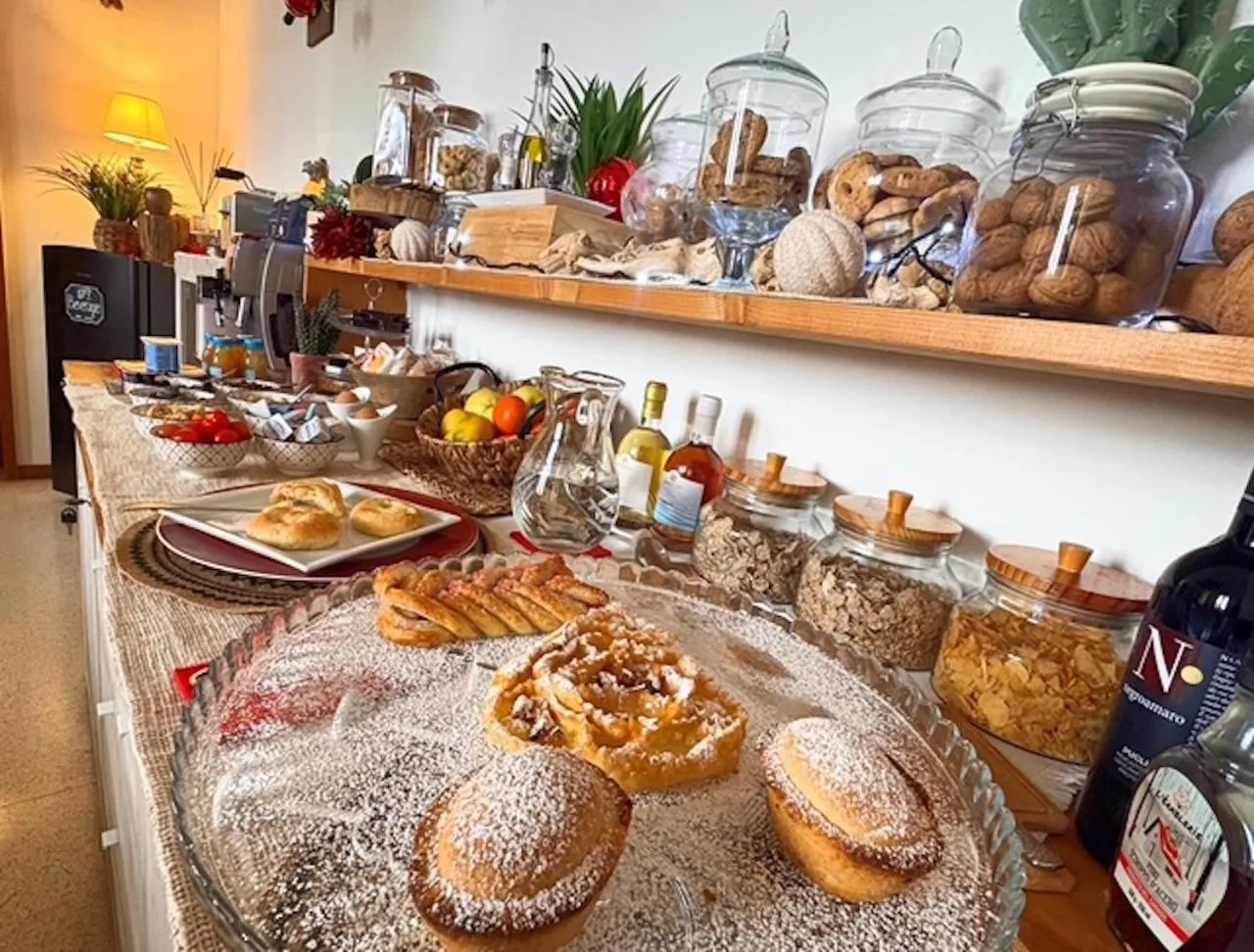 Continental breakfast in DIMORA di ACANTO