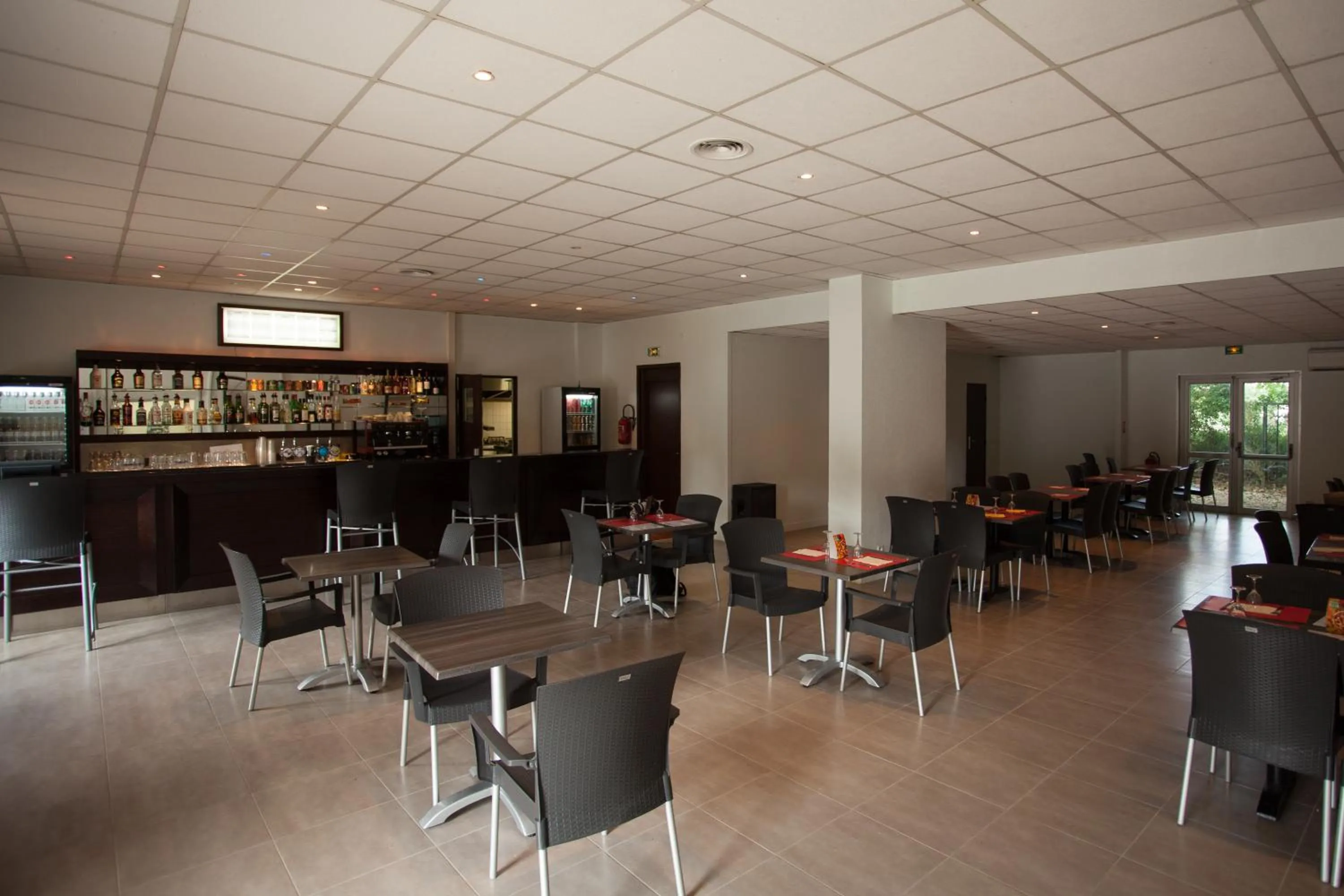 Restaurant/places to eat in Camping Paris-Est