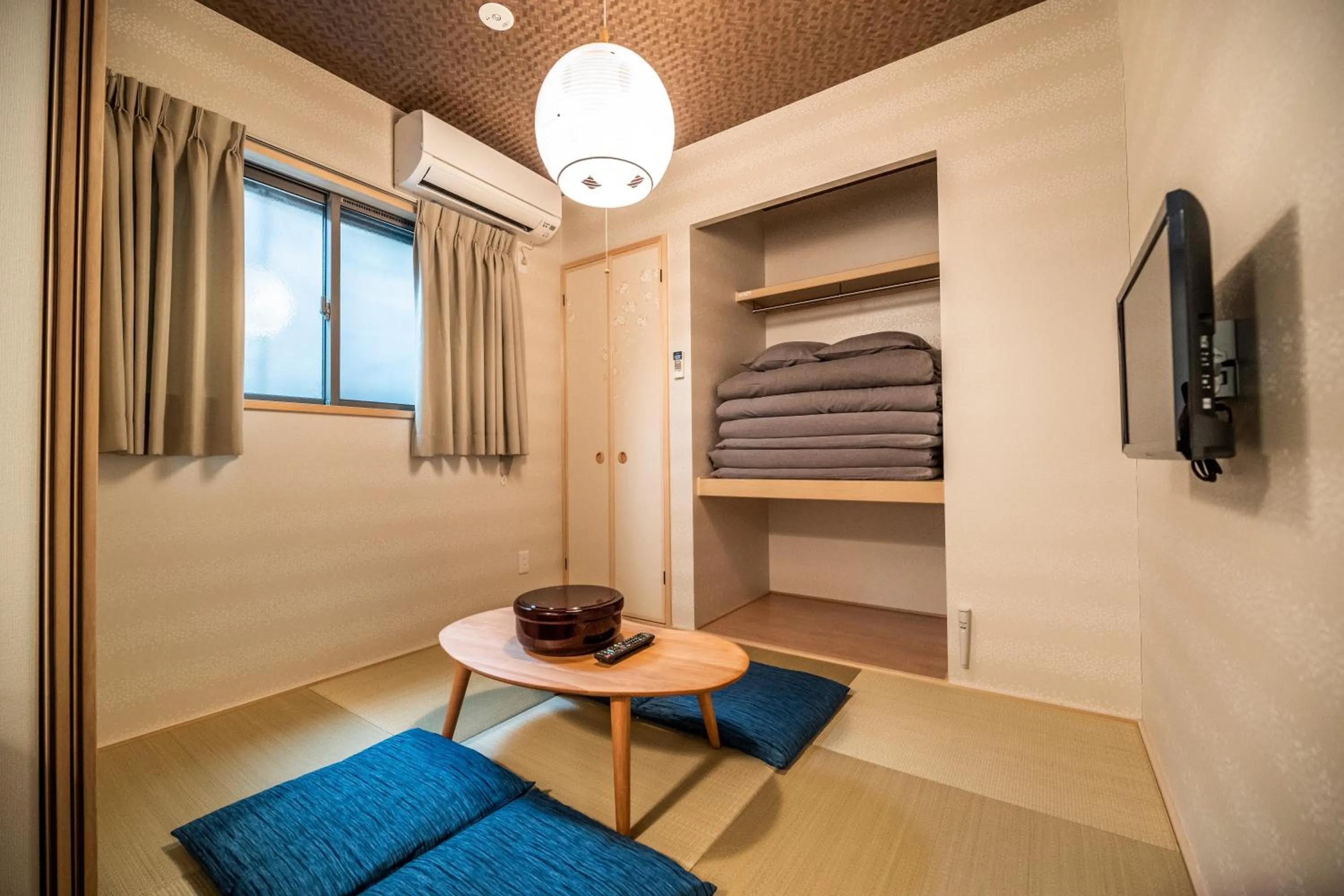 Photo of the whole room in KYOSTAY Iroha Toji Main